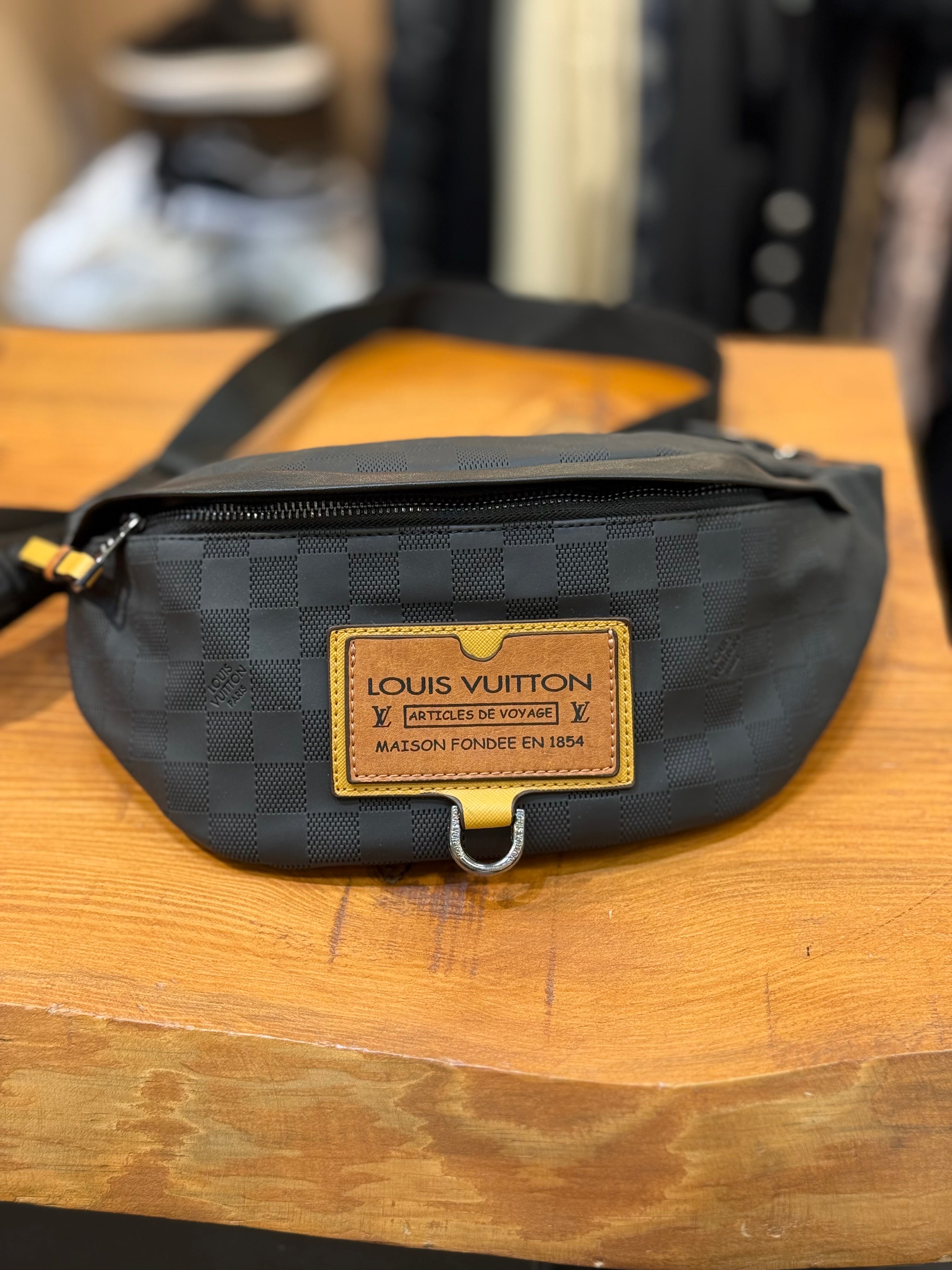 Louis Vuitton μπανάνα μέσης CV-30