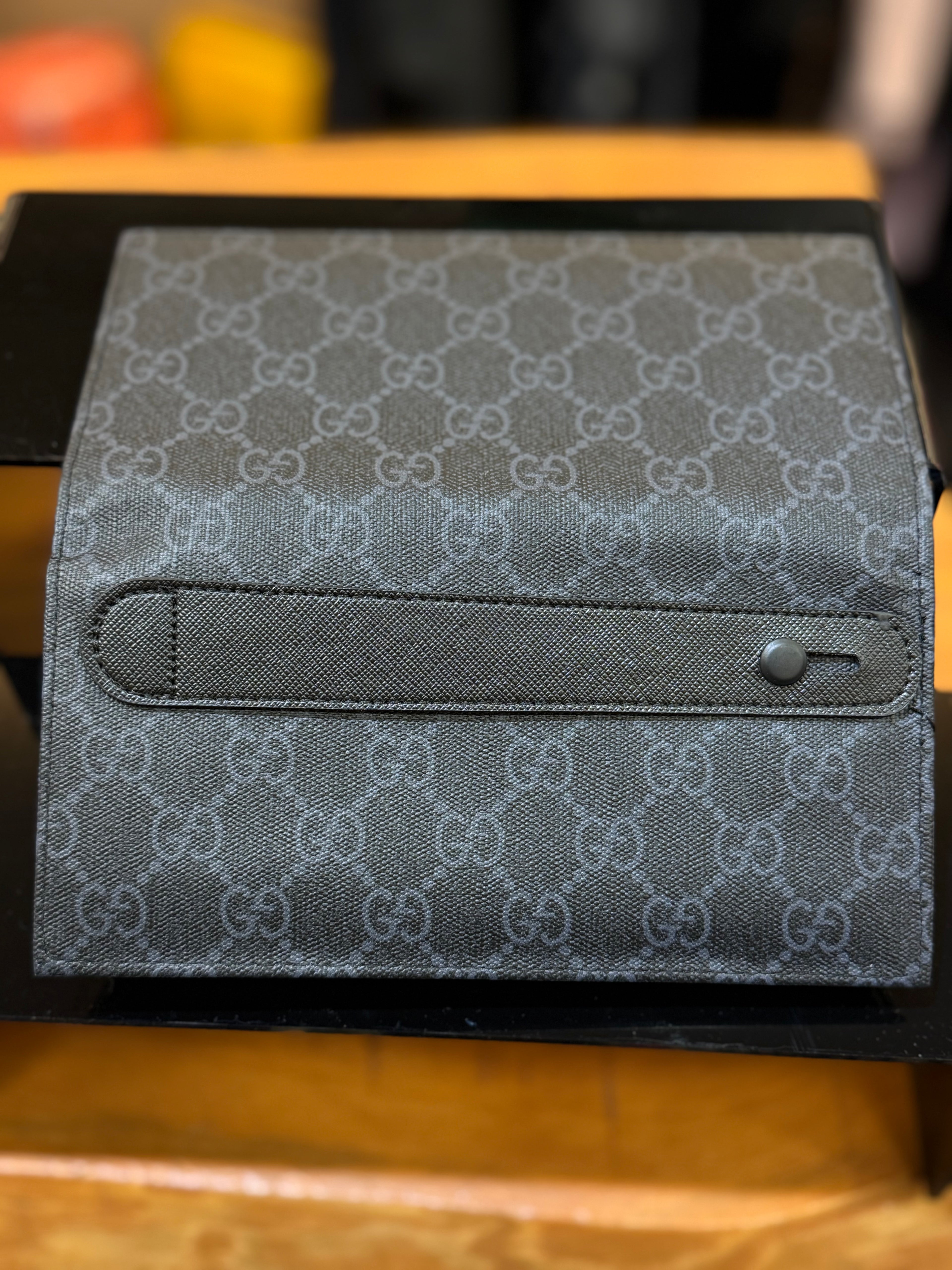 GUCCI πορτοφόλι - κινητό - καρτοθήκη  ταμπά CVG 98