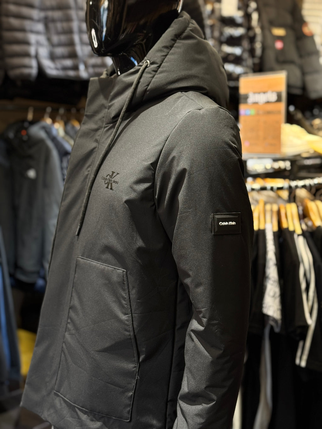 CALVIN KLEIN  BLACK B-723