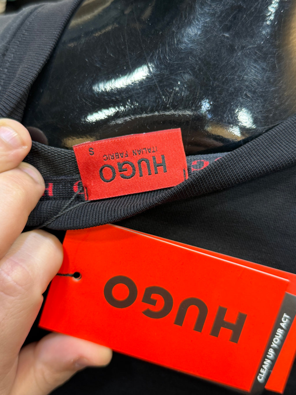 HUGO Φούτερ μαύρο RD855