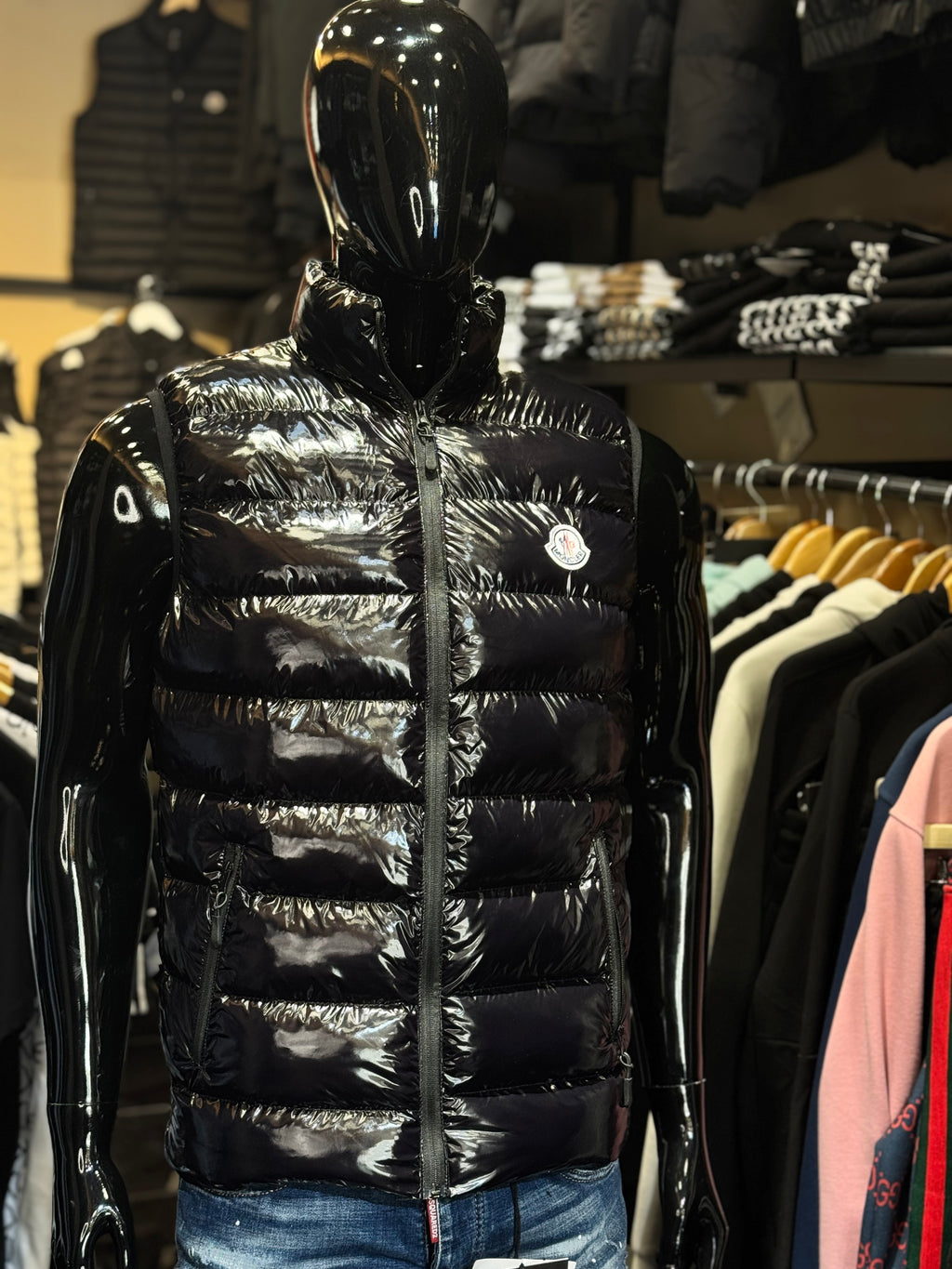 MONCLER GLOSSY BLACK V-40