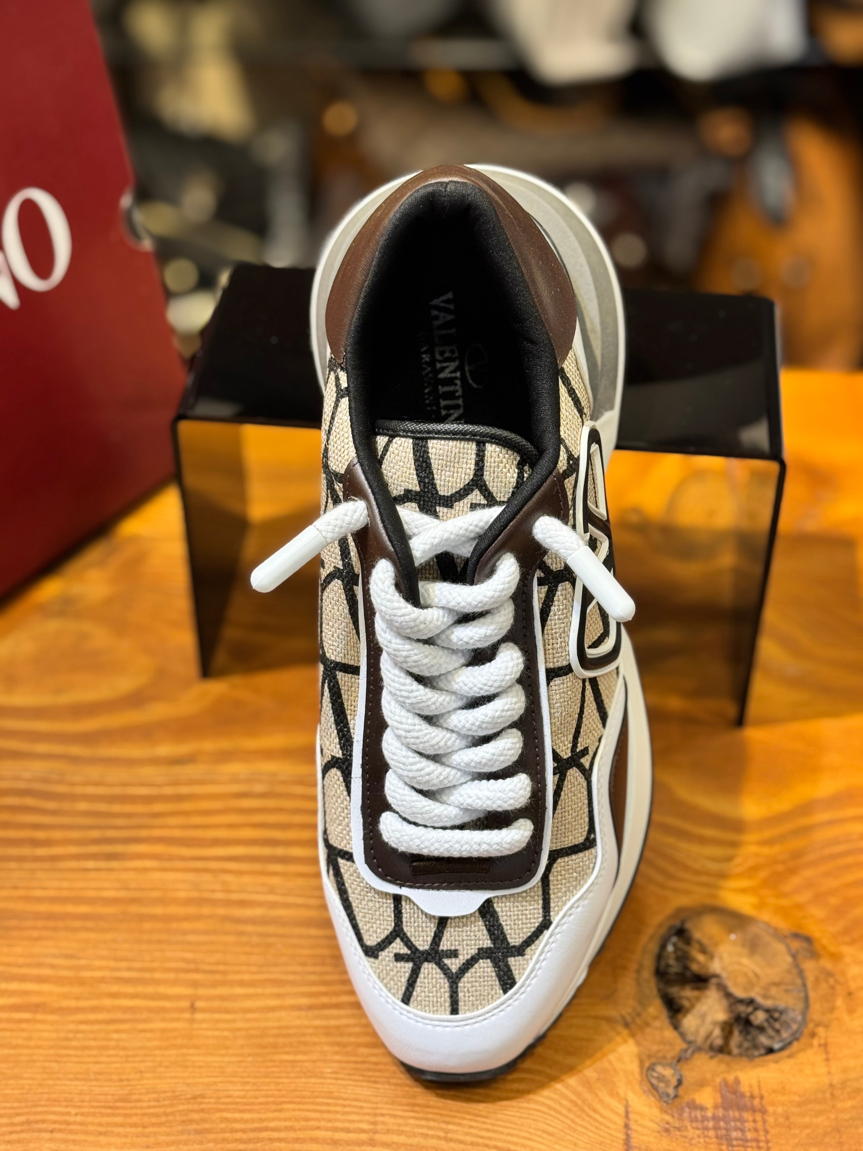 VALENTINO SNEAKERS 
 D-201