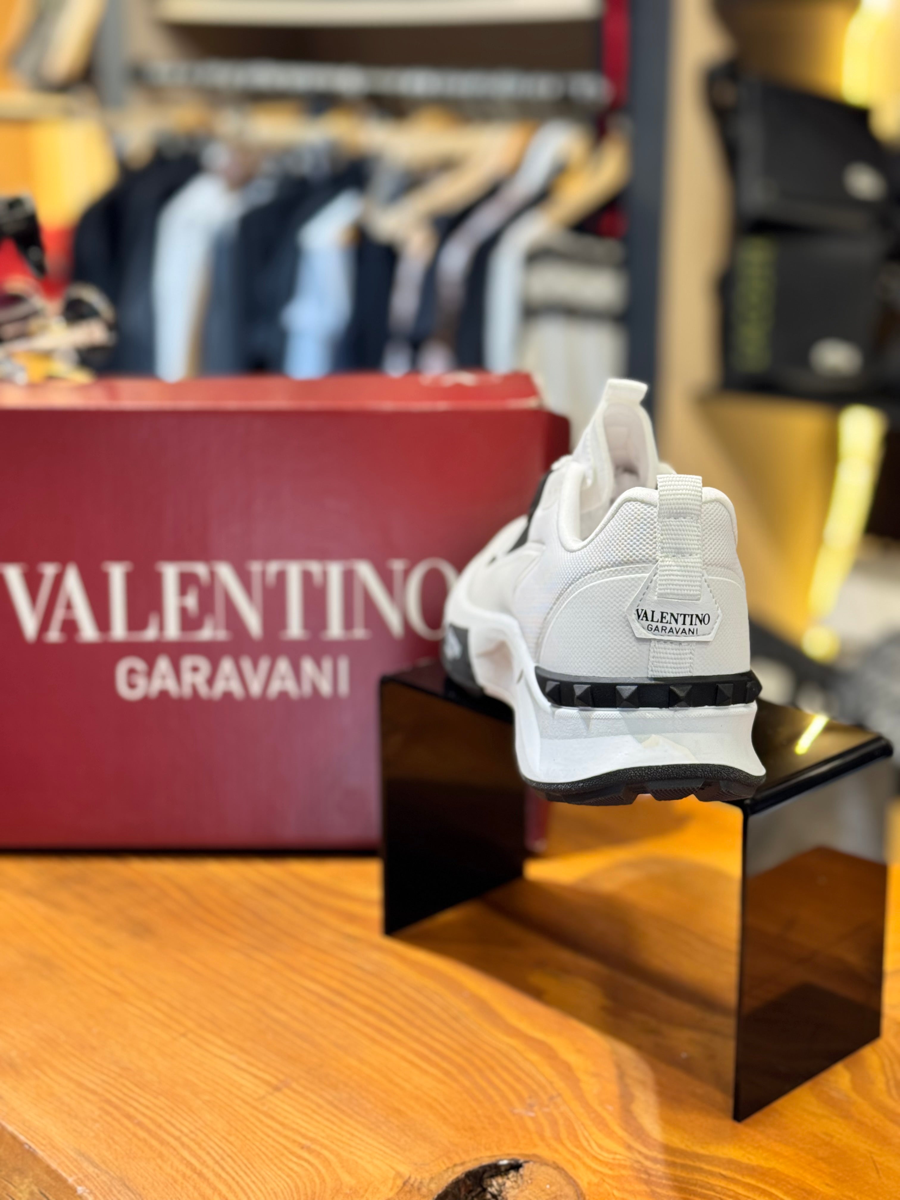 VALENTINO SNEAKERS 
 D-200