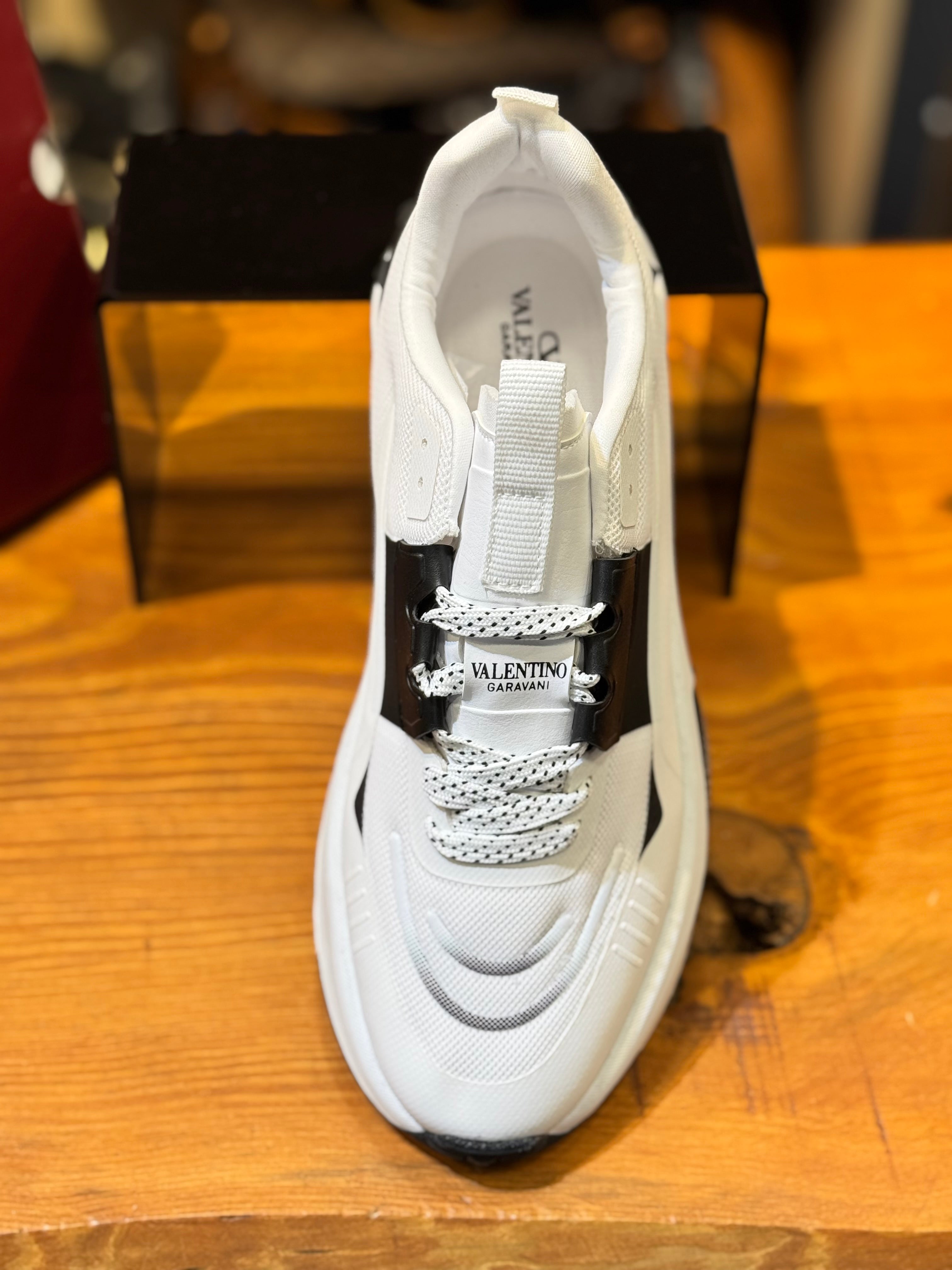 VALENTINO SNEAKERS 
 D-200