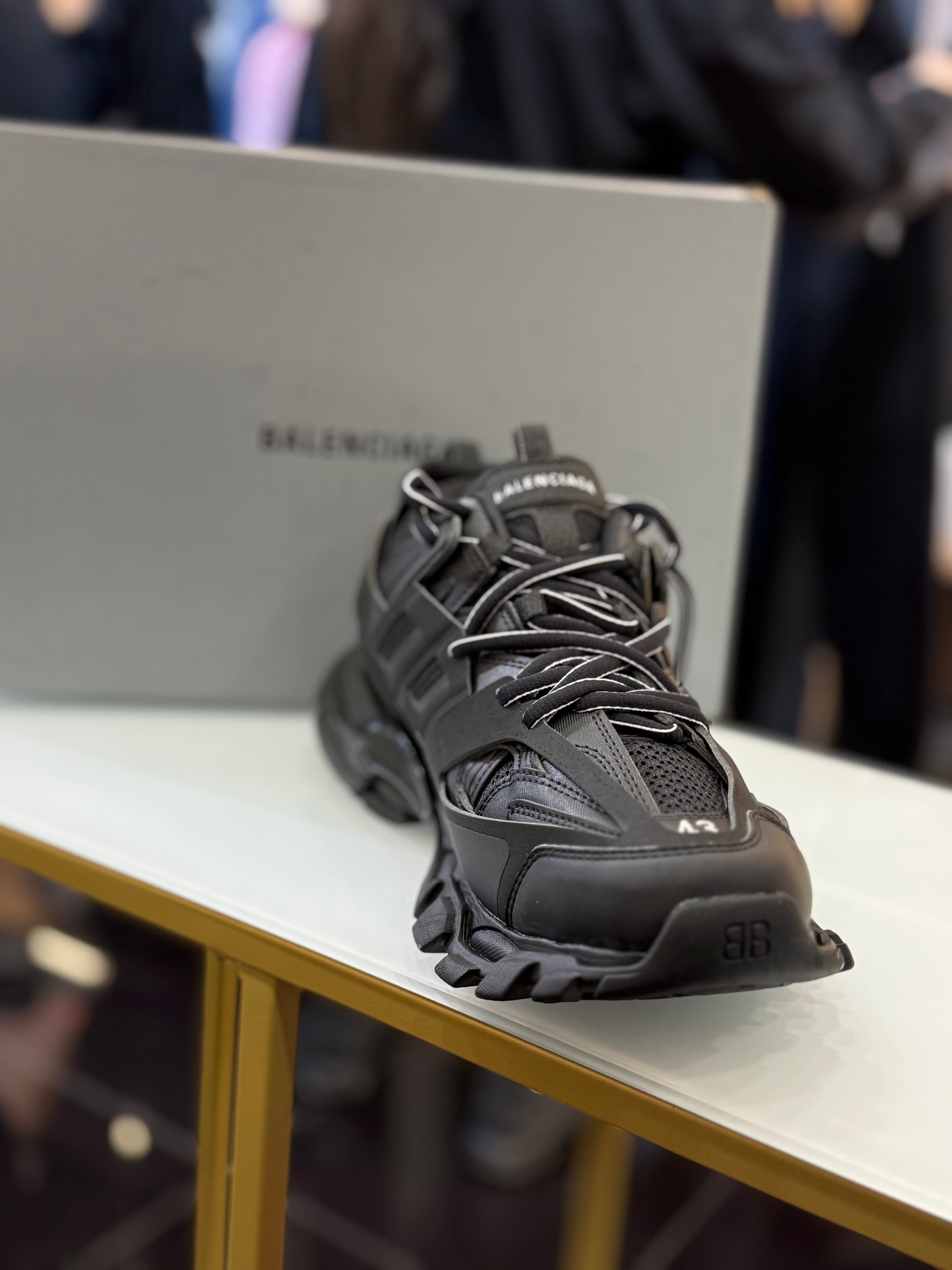 BALENCIAGA SNEAKERS   D-494