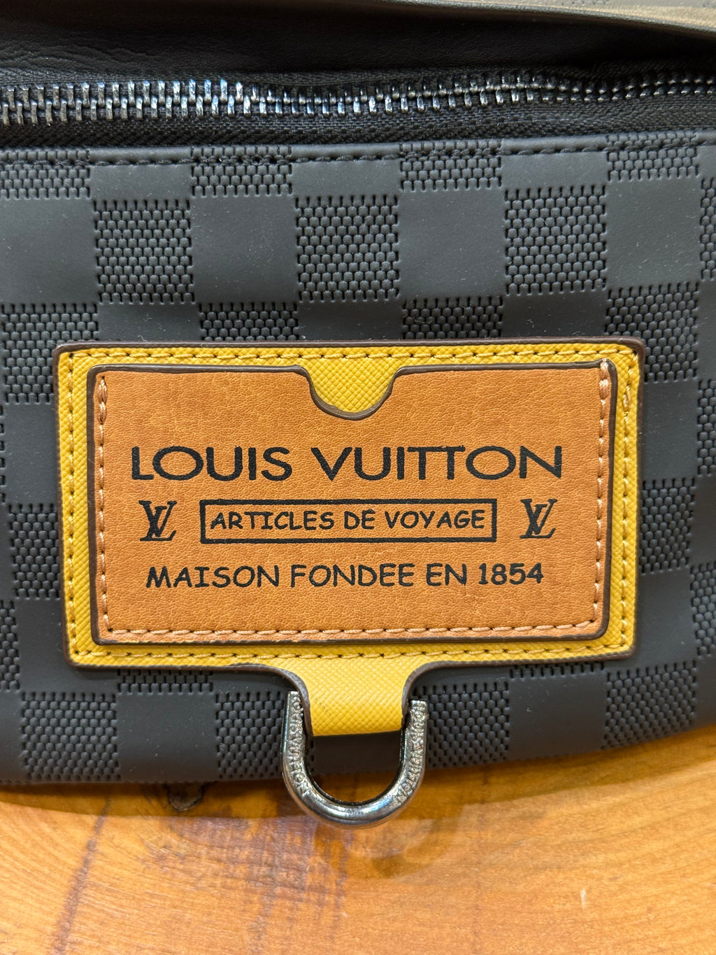 Louis Vuitton μπανάνα μέσης CV-30