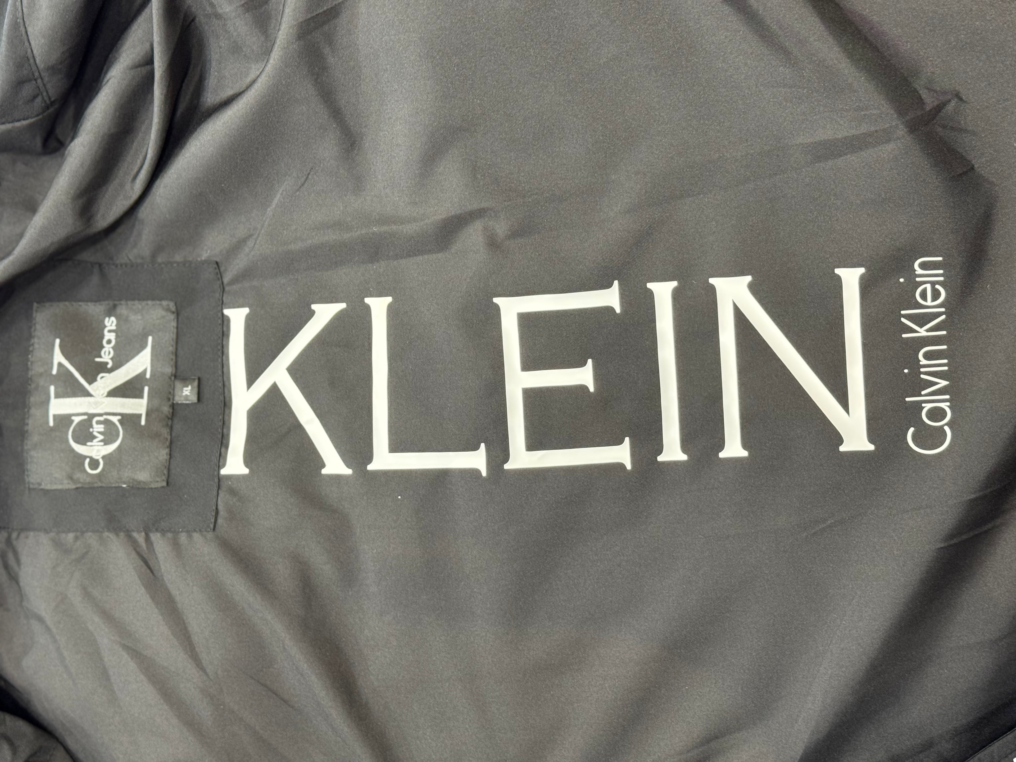 CALVIN KLEIN  BLACK B-723