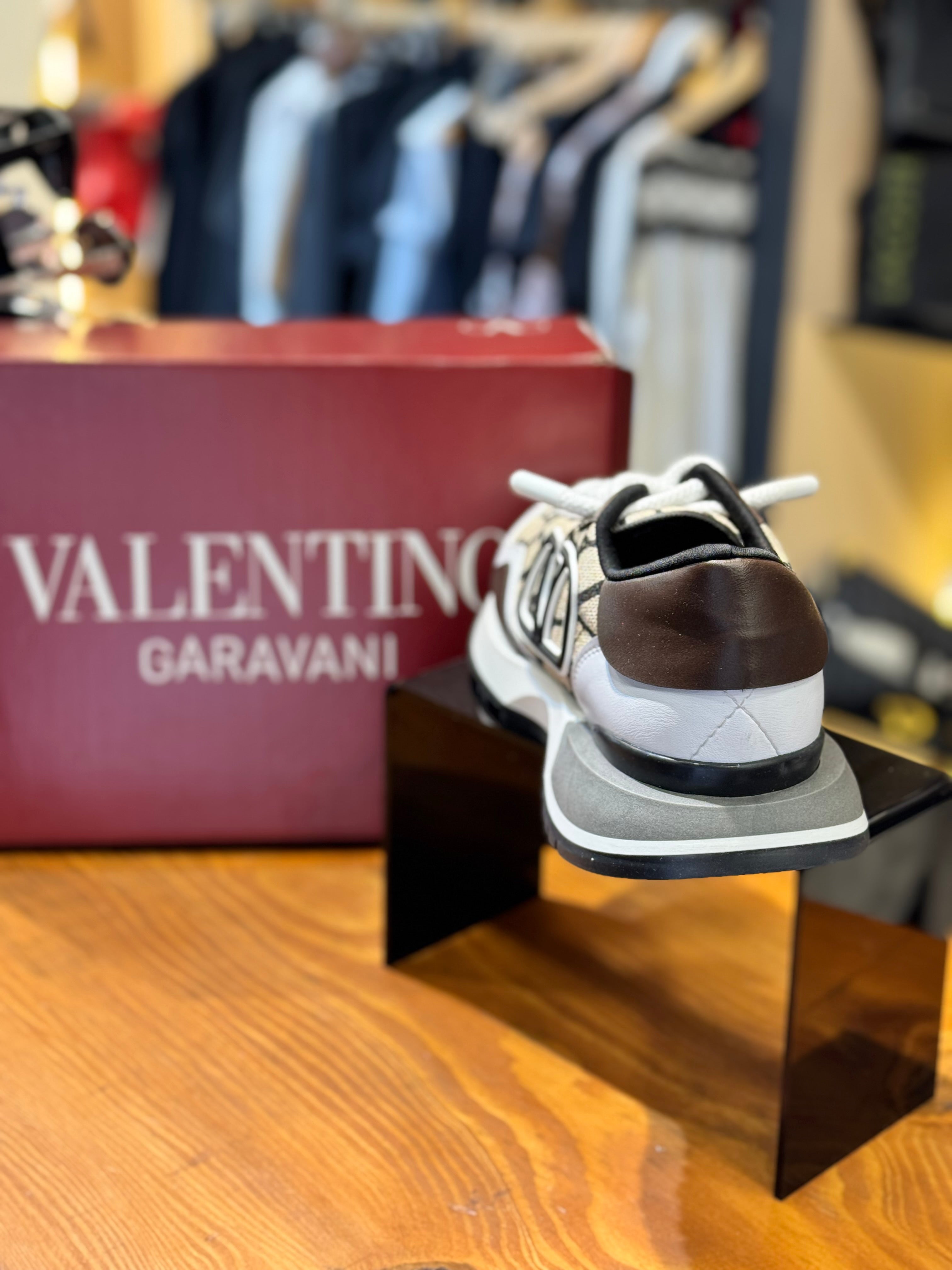 VALENTINO SNEAKERS 
 D-201