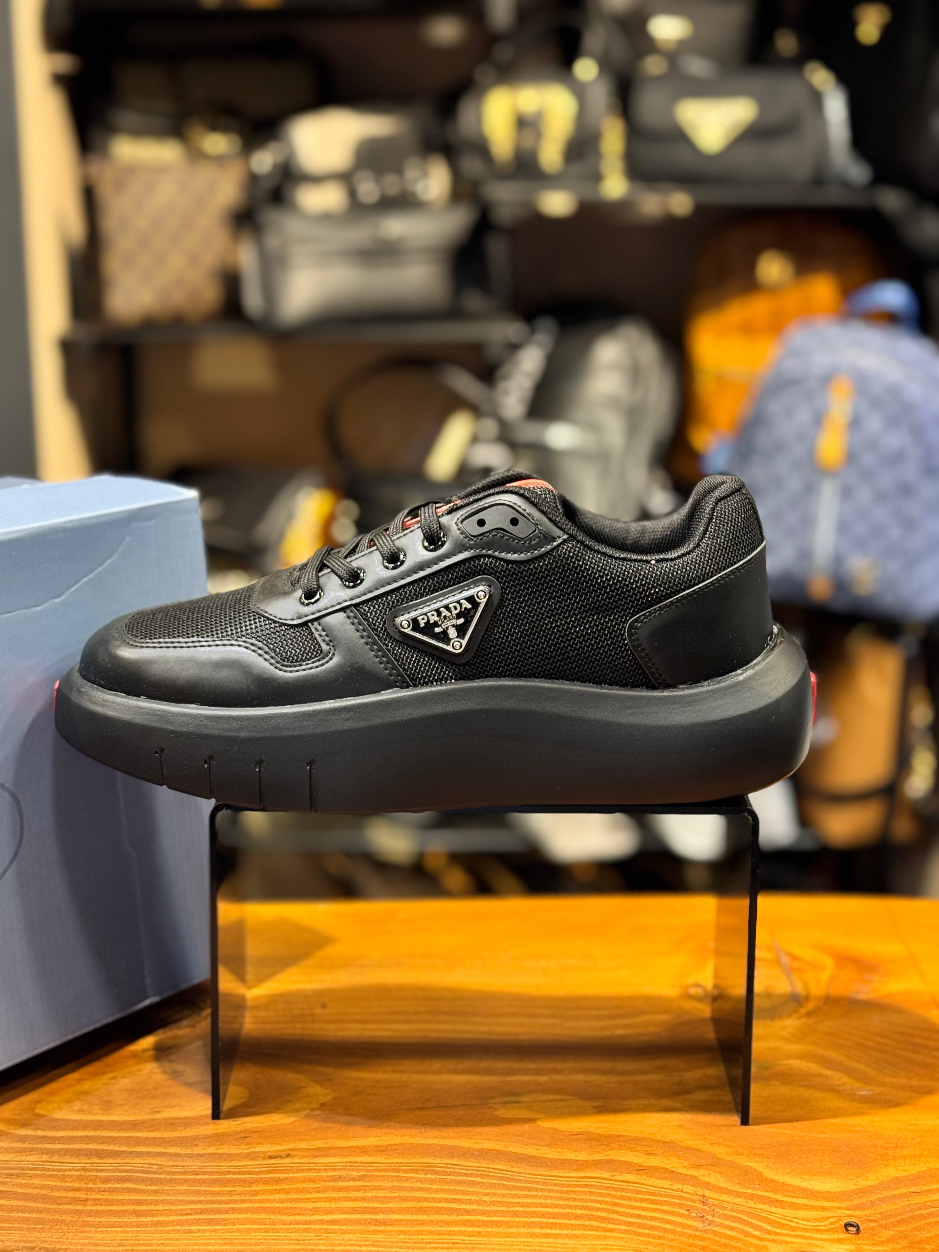 PRADA SNEAKERS 
 D-211