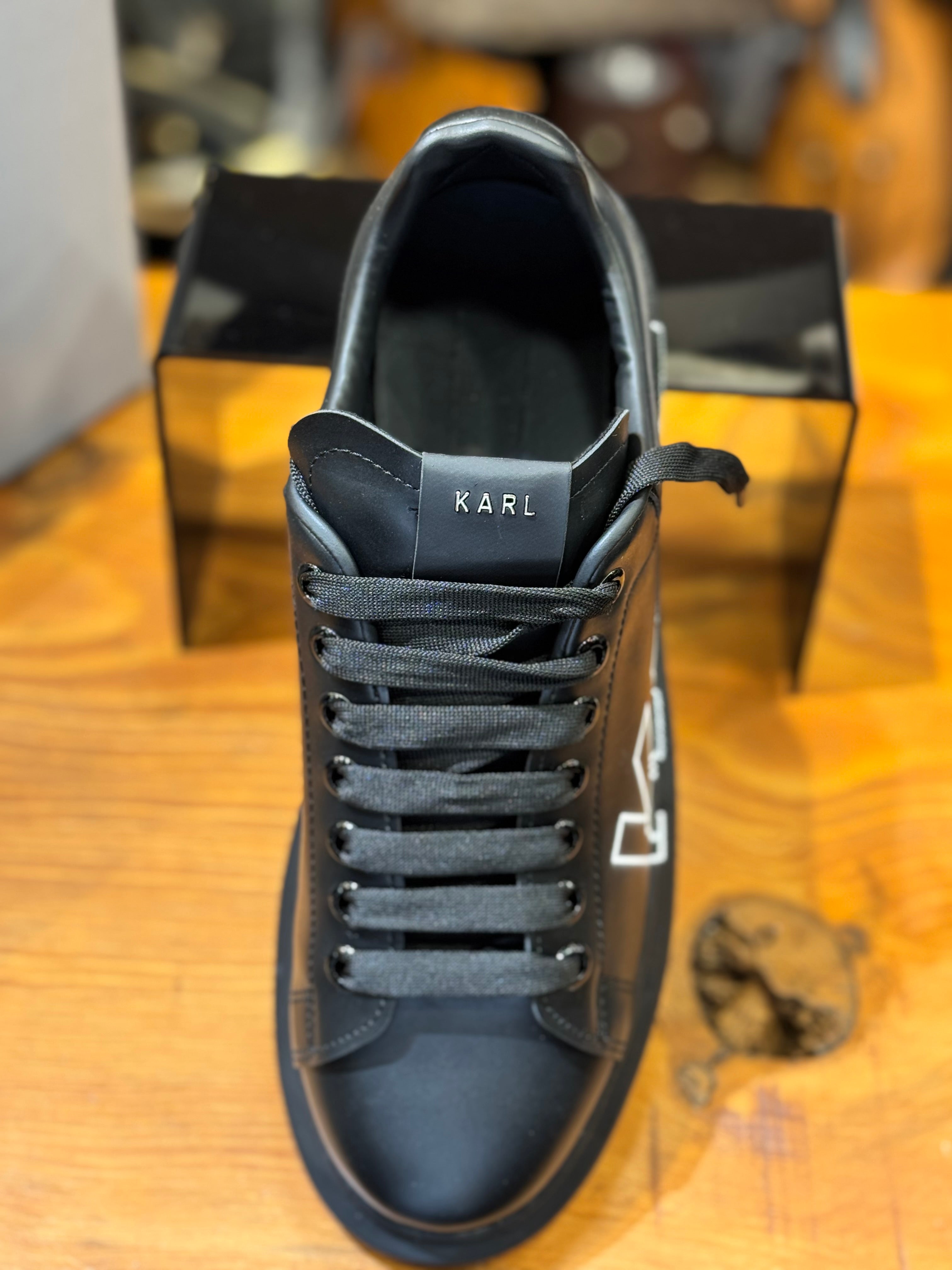 KARL LAGERFELD SNEAKERS 
 D-213