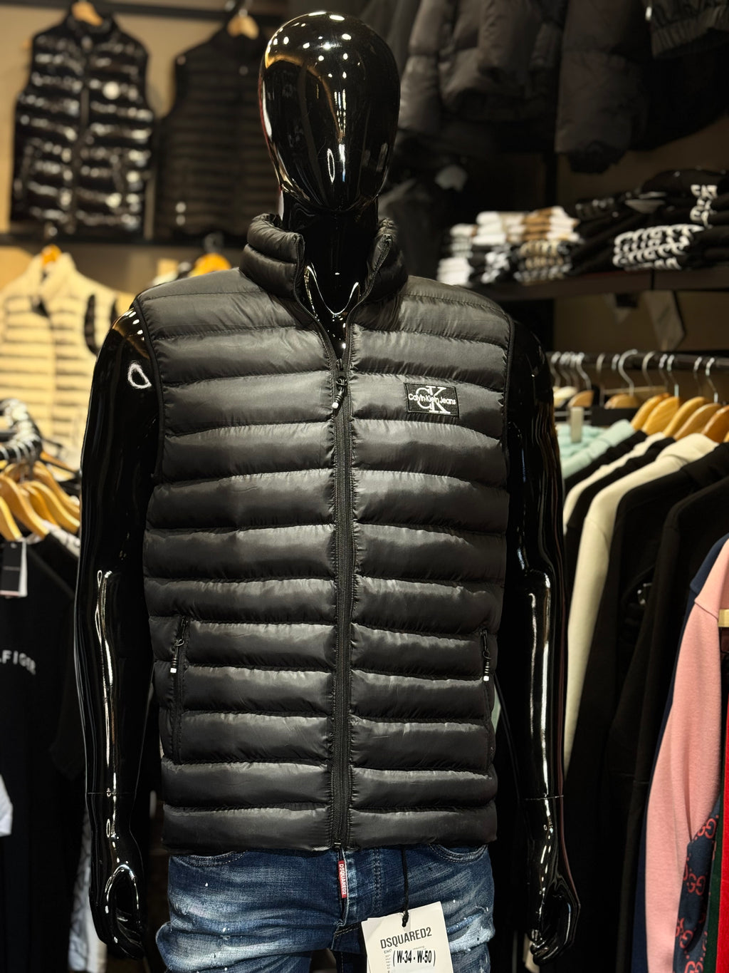 CALVIN KLEIN
 VEST BLACK  D-63