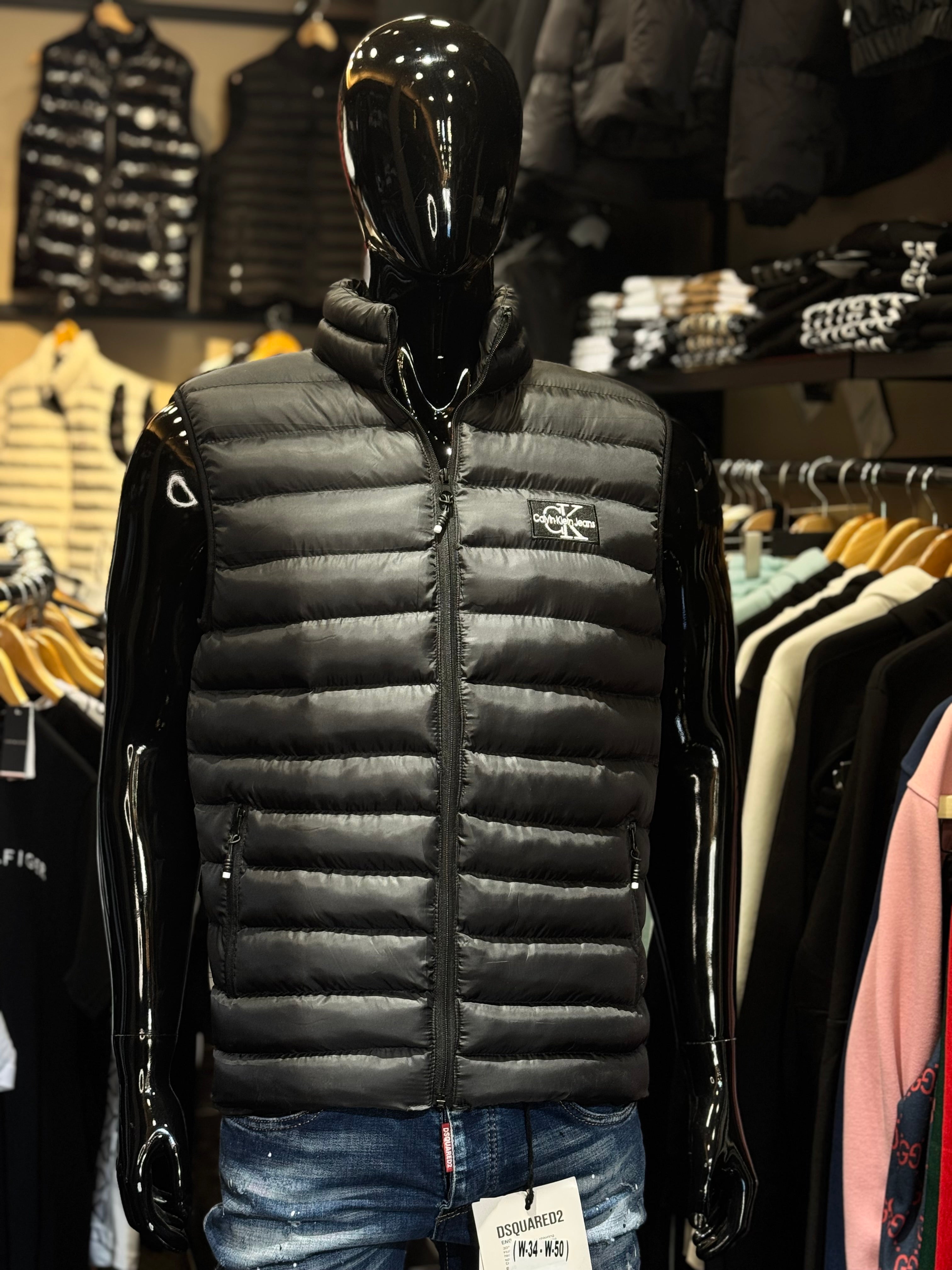 CALVIN KLEIN
 VEST BLACK  D-63