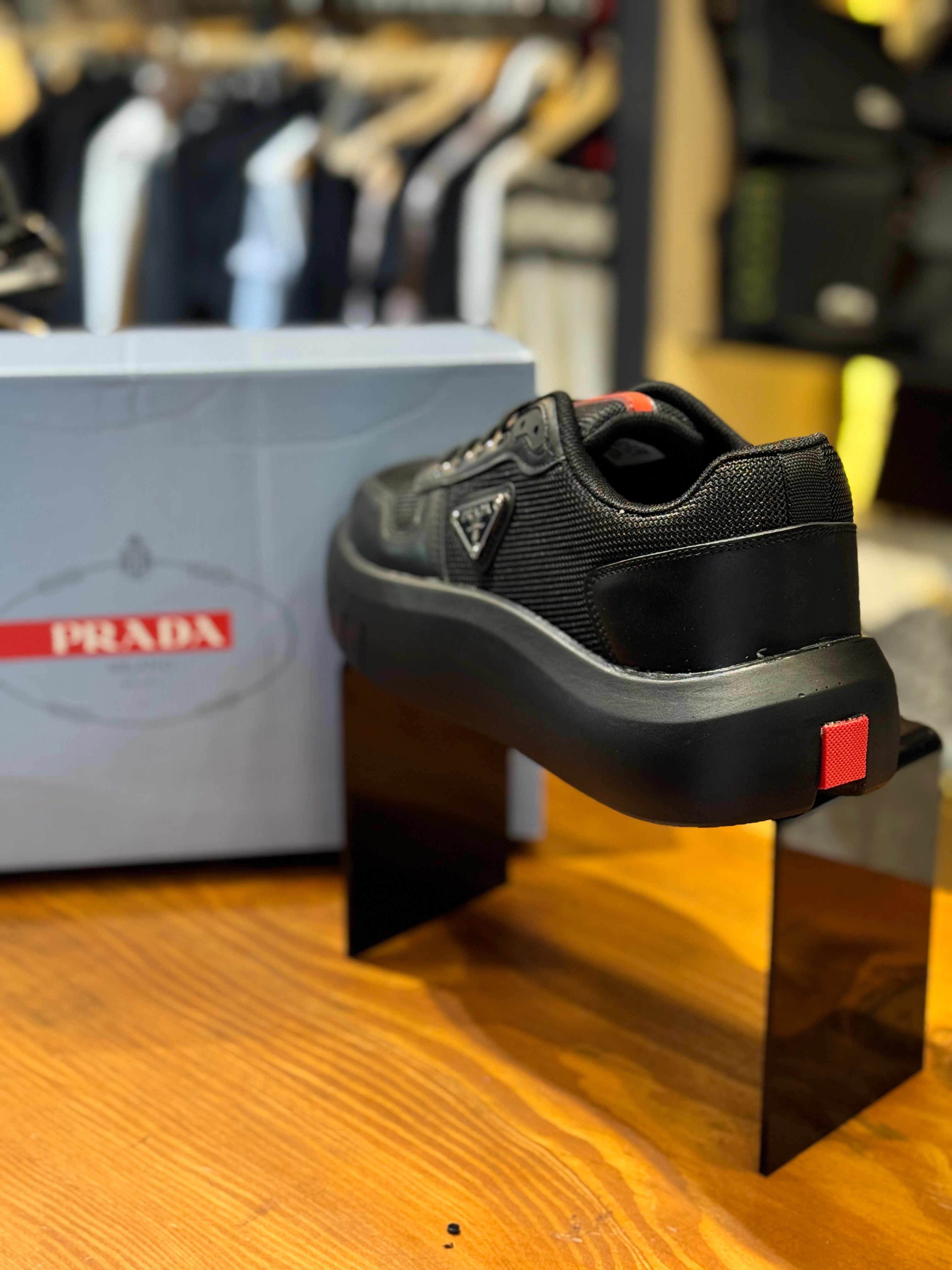 PRADA SNEAKERS 
 D-211