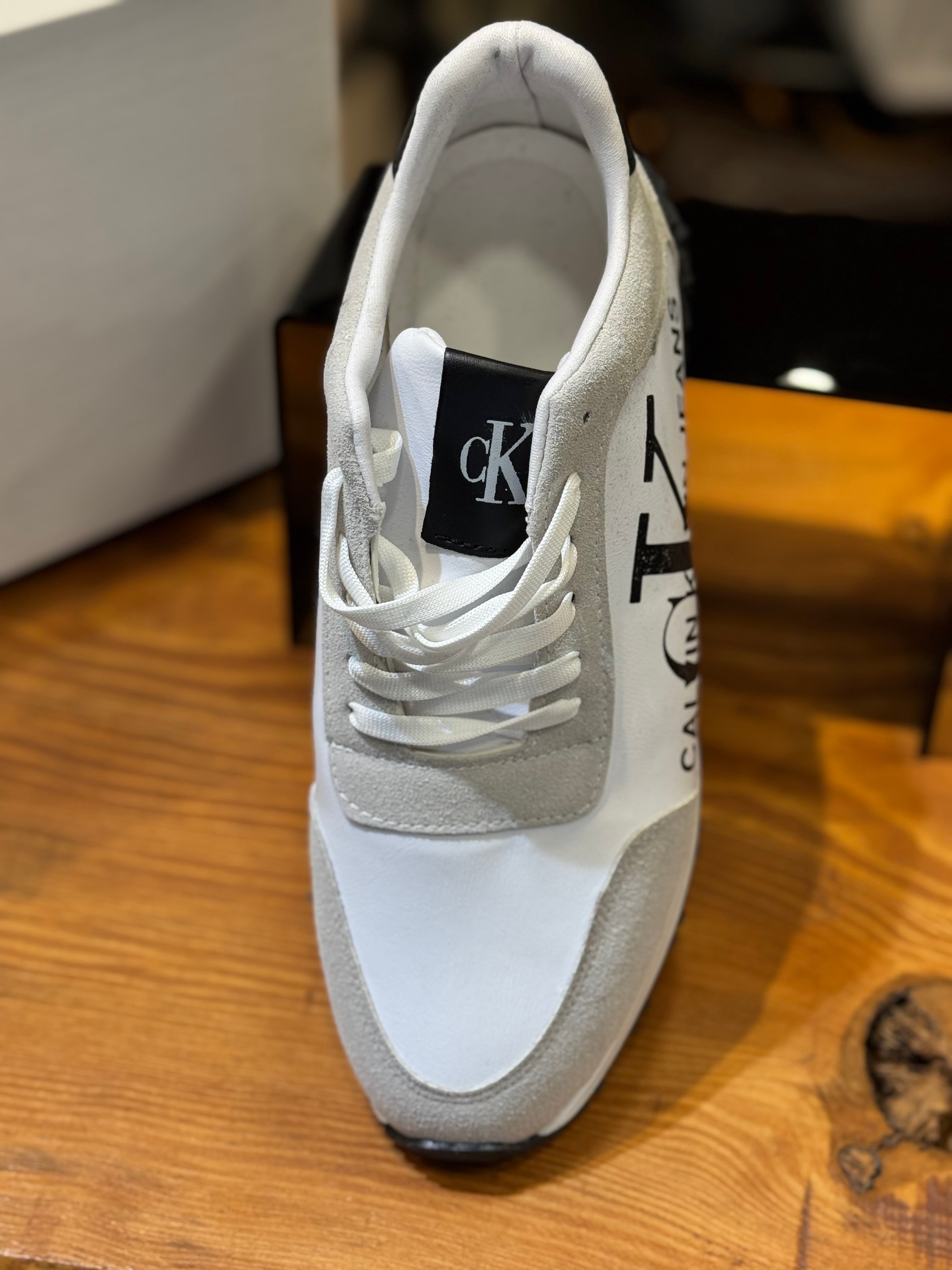 CALVIN KLEIN SNEAKERS 
 D-209