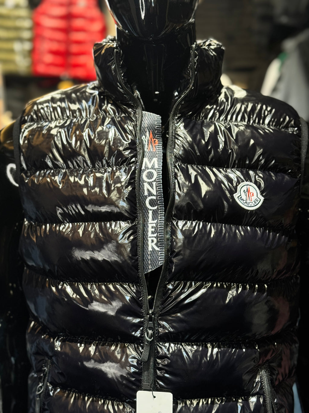 MONCLER GLOSSY BLACK V-40