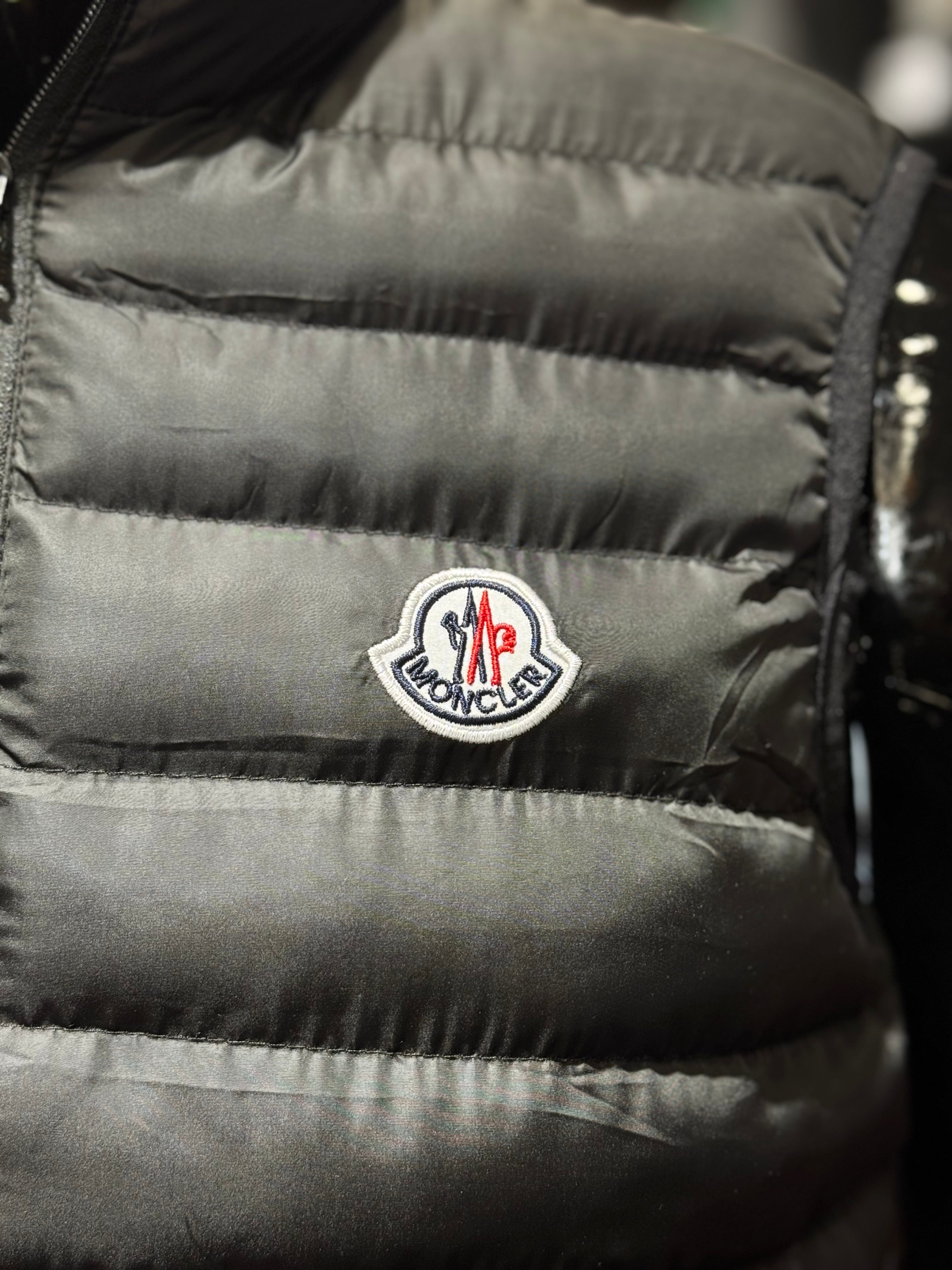 MONCLER  BLACK G-86