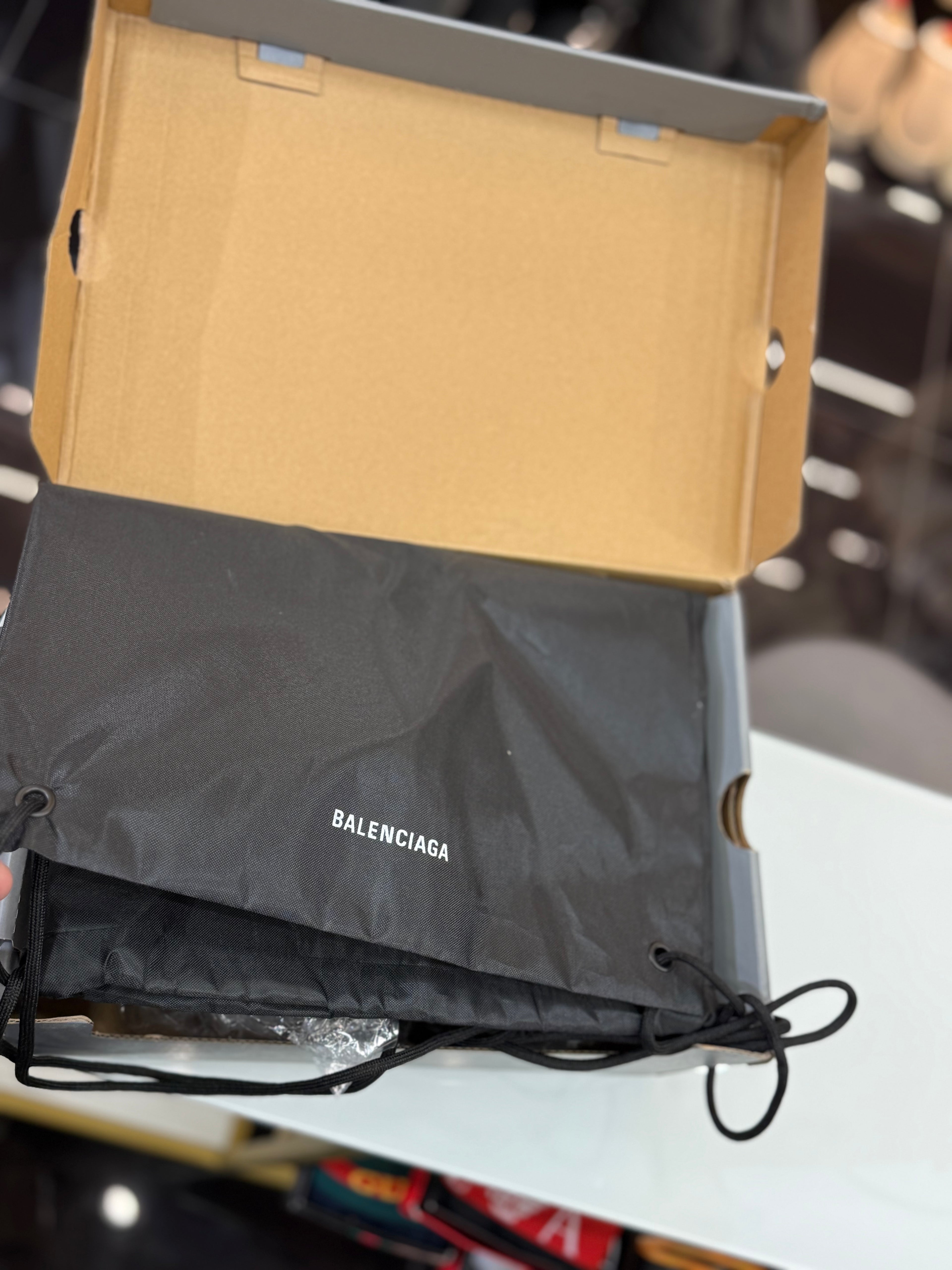 BALENCIAGA SNEAKERS   D-494