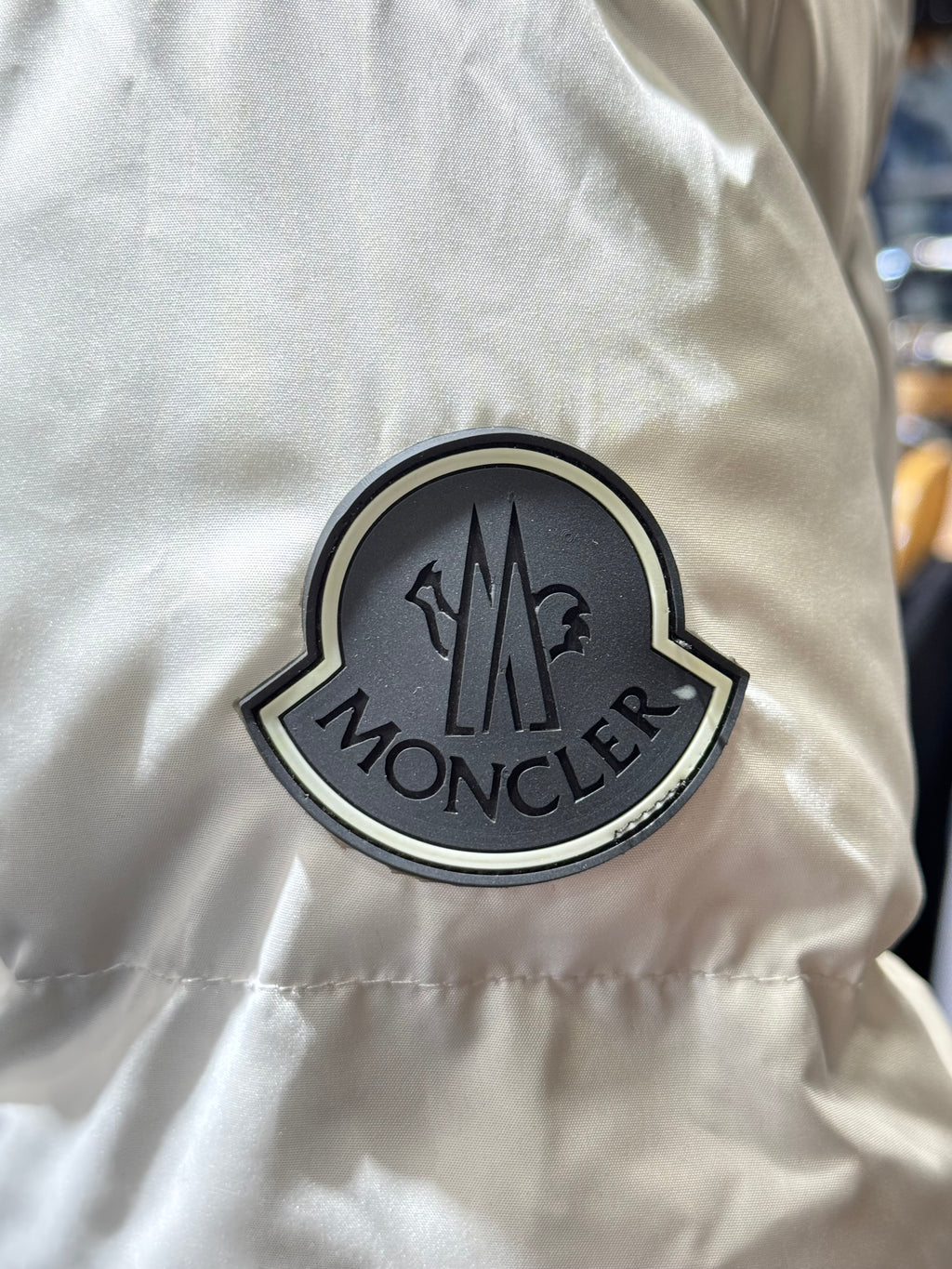 MONCLER JACKET WHITE B-670