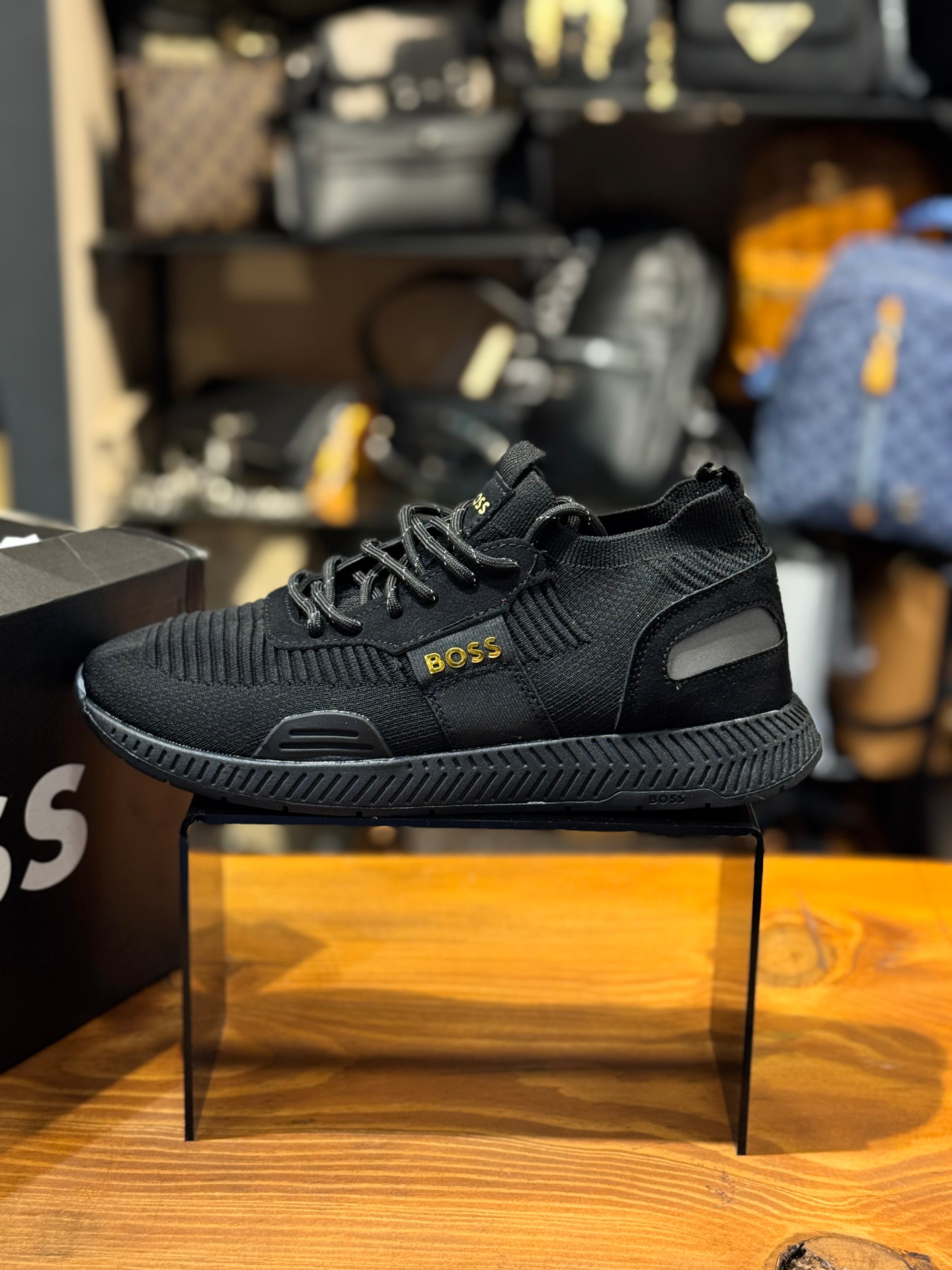 BOSS SNEAKERS 
 D-199