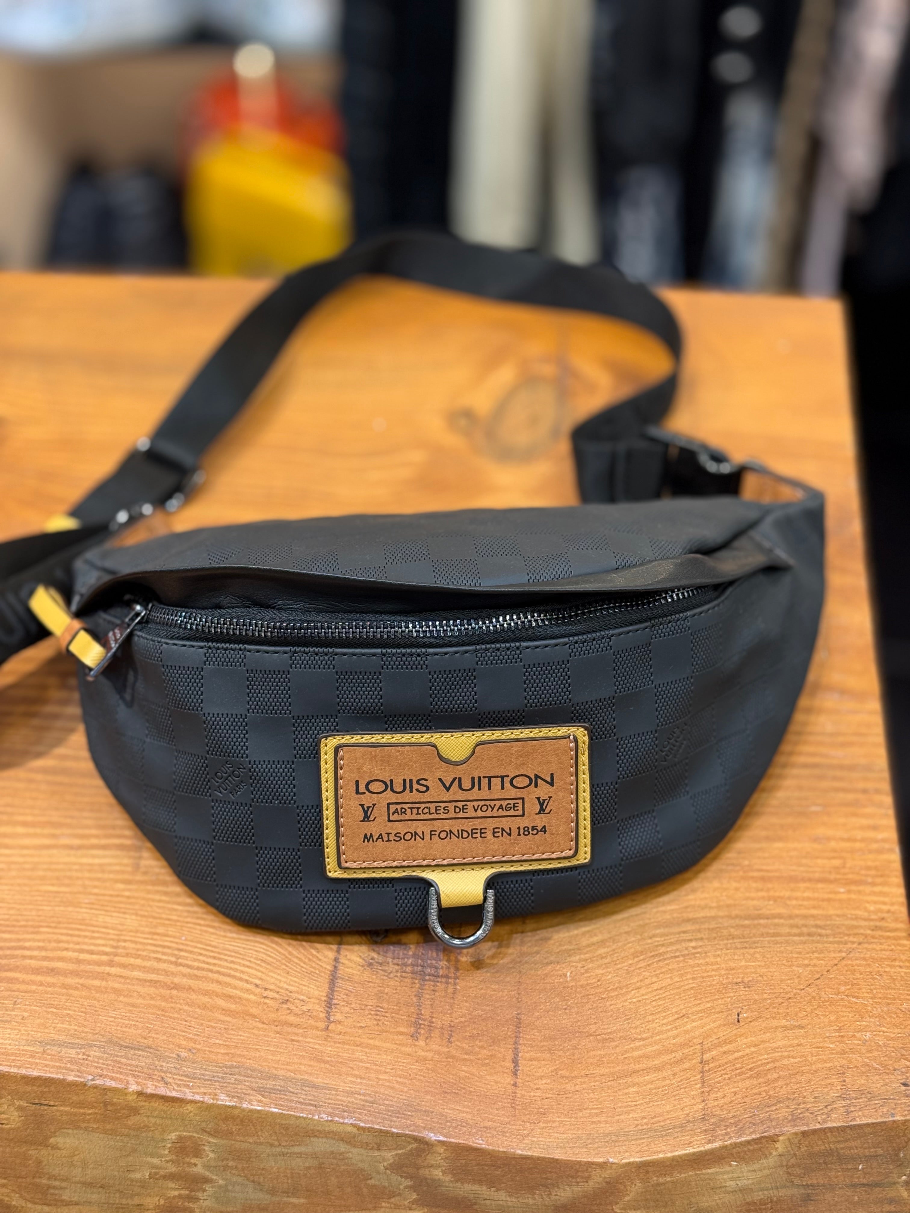 Louis Vuitton μπανάνα μέσης CV-30