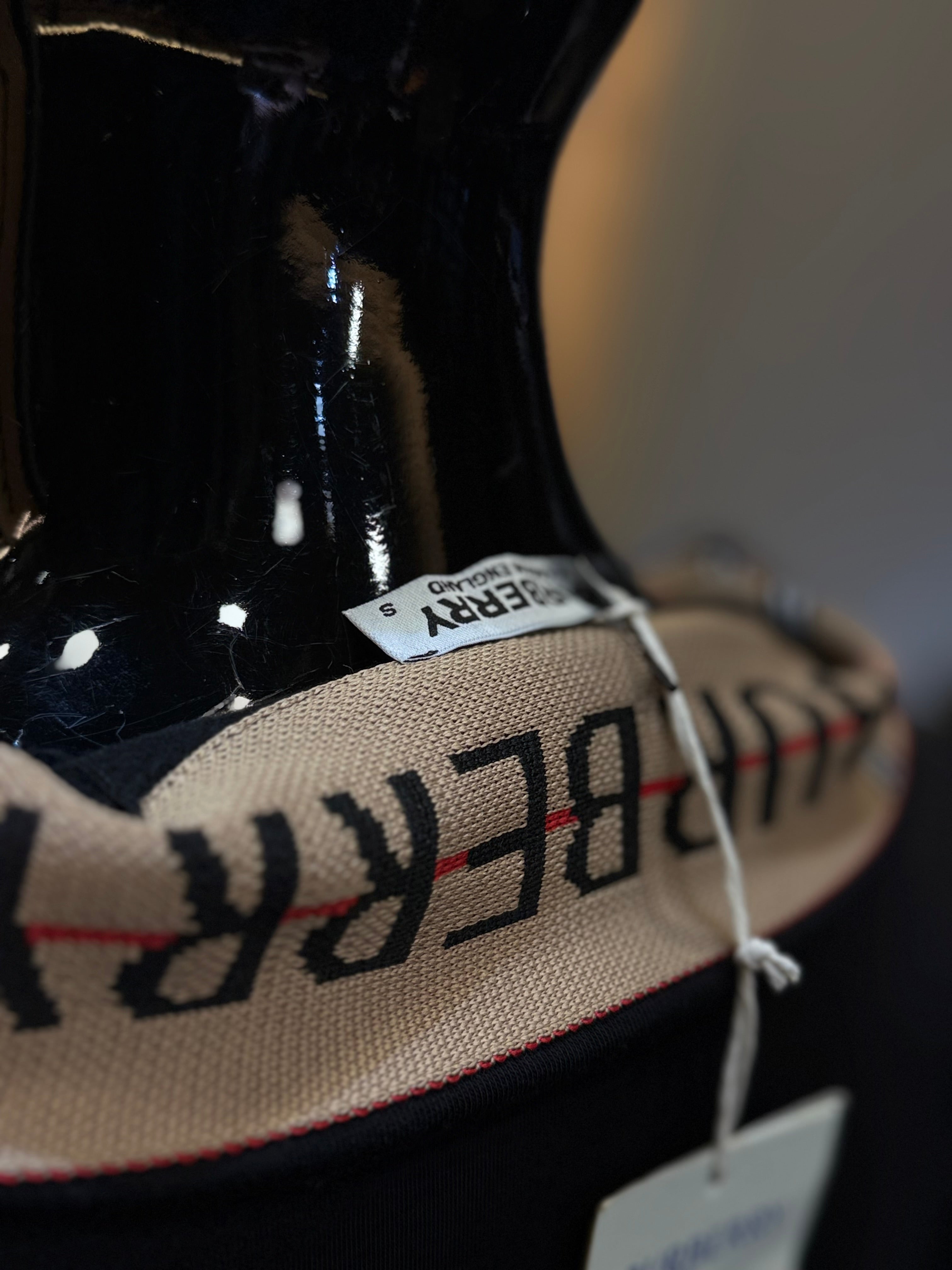 BURBERRY zipper μαύρο  WIJ 29