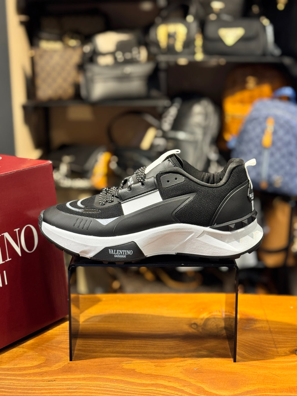 VALENTINO SNEAKERS 
 D-202