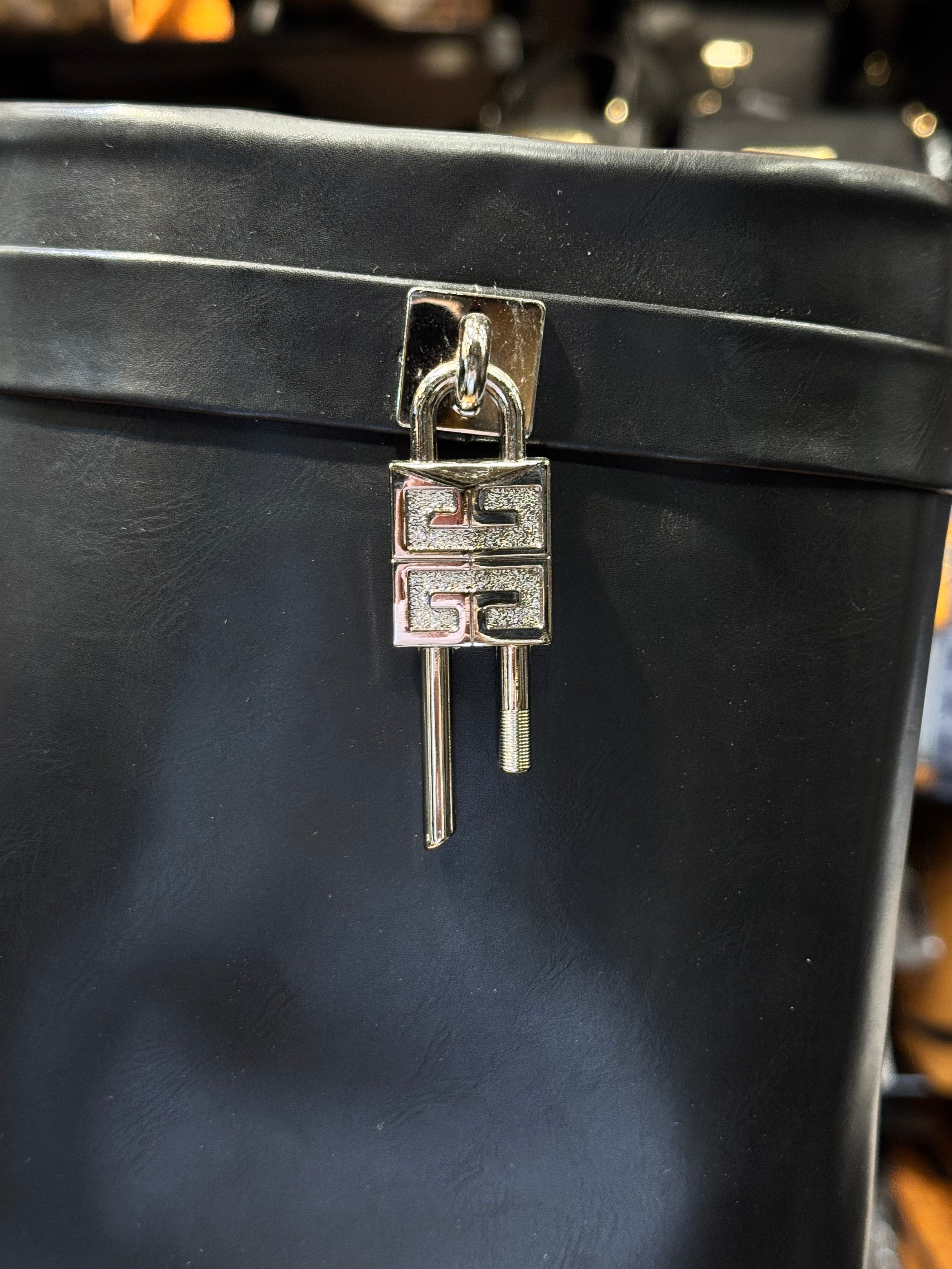 GIVENCHY BOOTS
 D-190