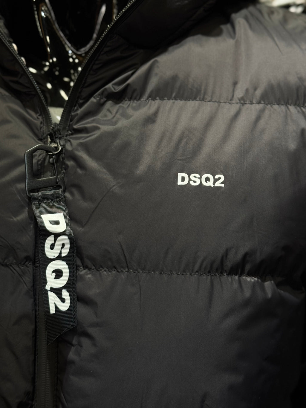 DSQUARES2 “SKY” BLACK K-400