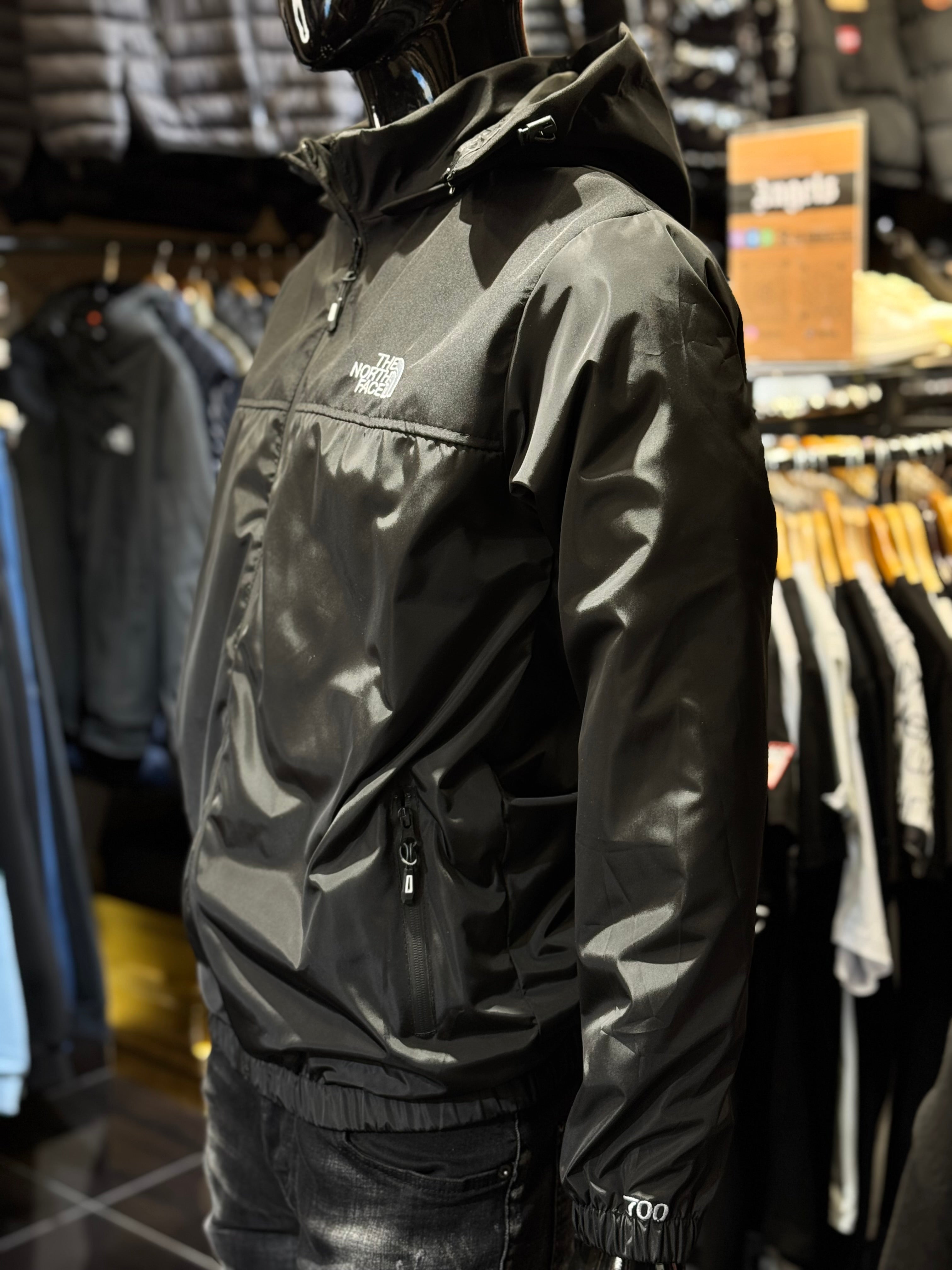 THE NORTH FACE 700 WINDPROOF BLACK A-189