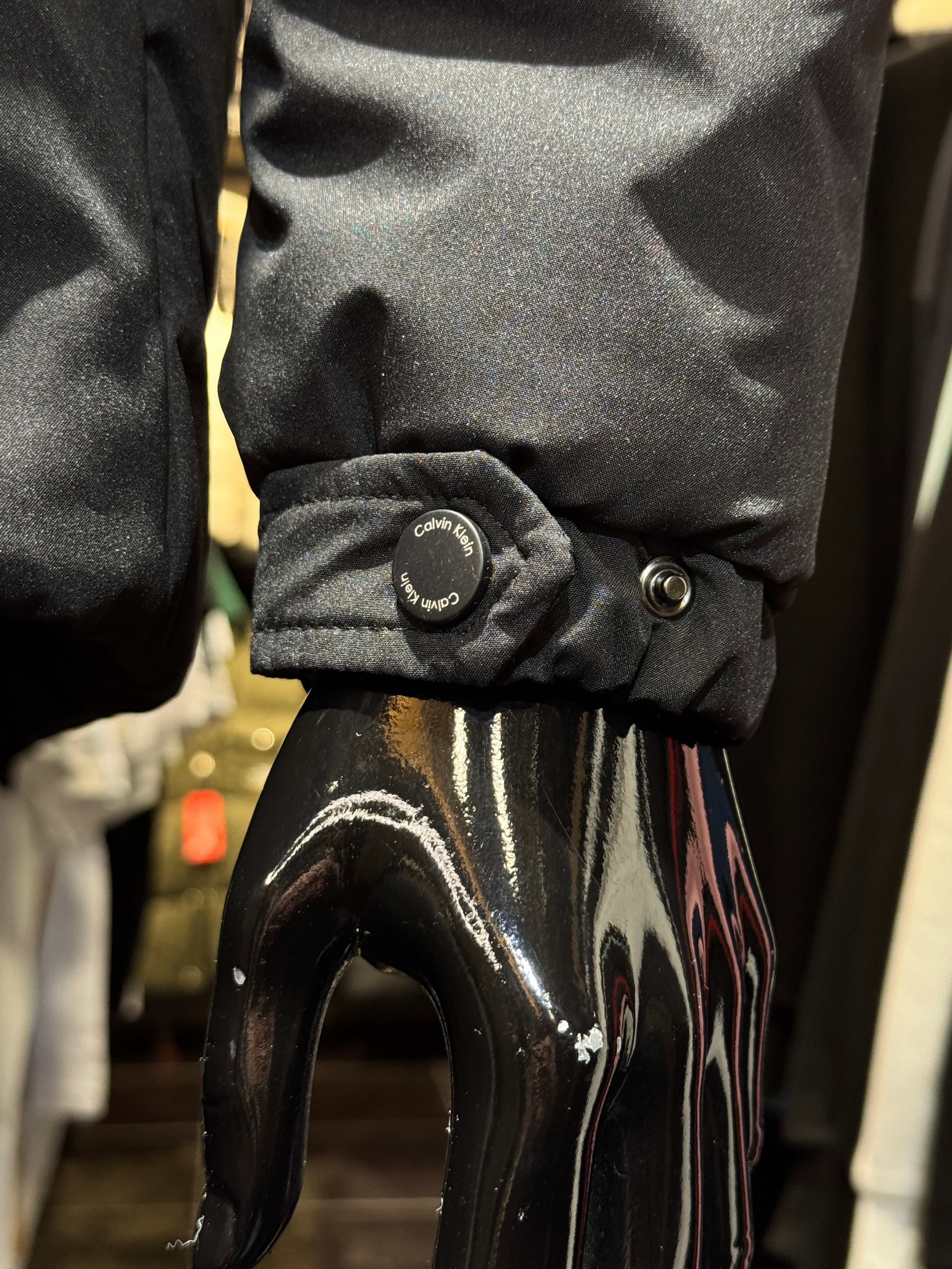 CALVIN KLEIN  BLACK B-723