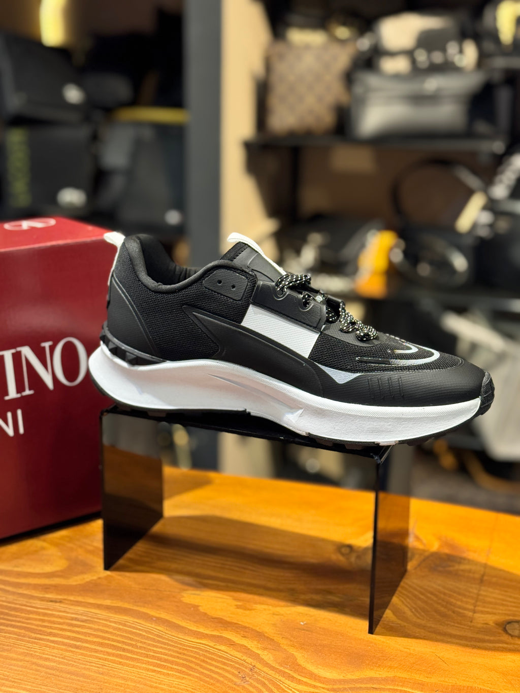 VALENTINO SNEAKERS 
 D-202