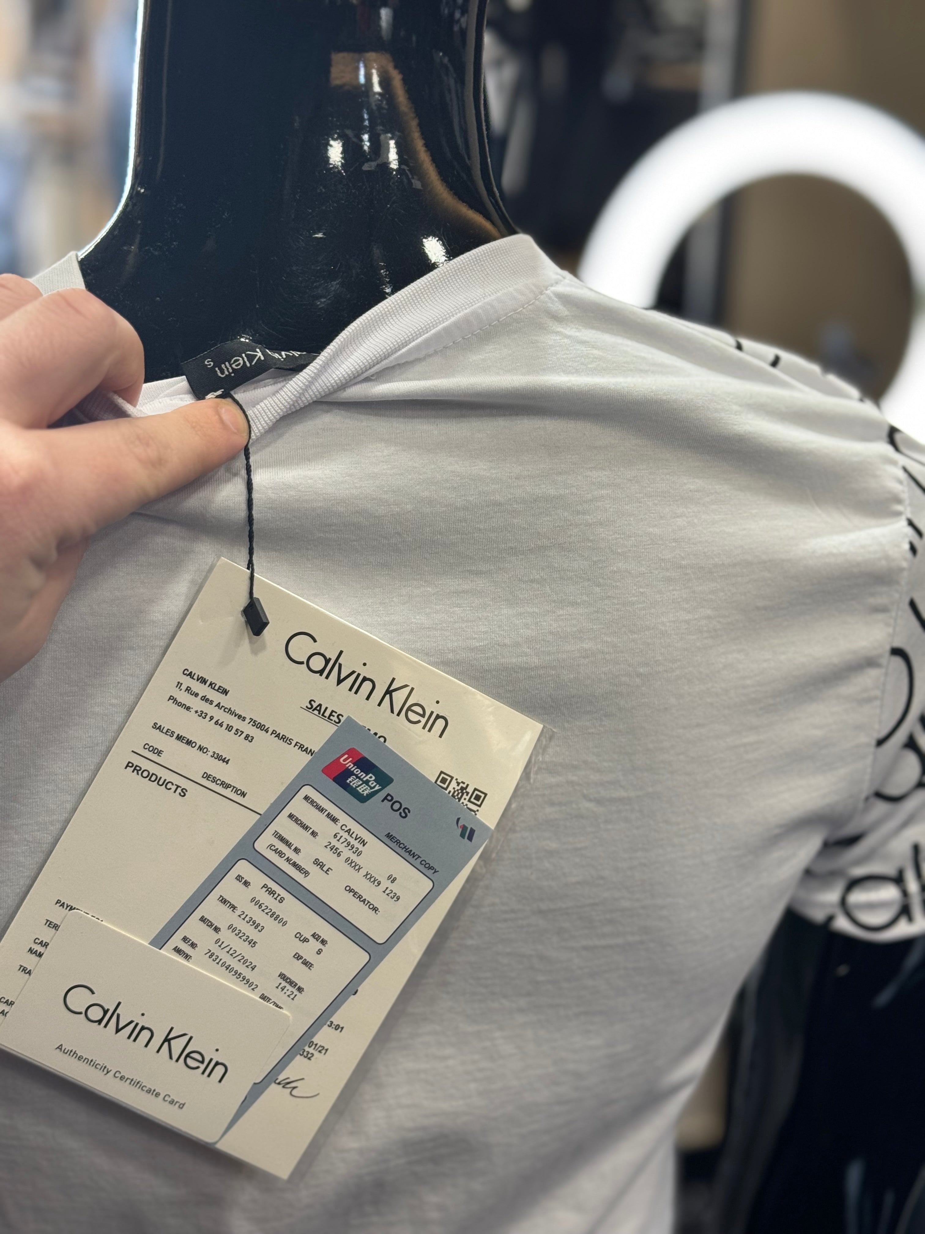 CALVIN KLEIN
 T-shirt H-88