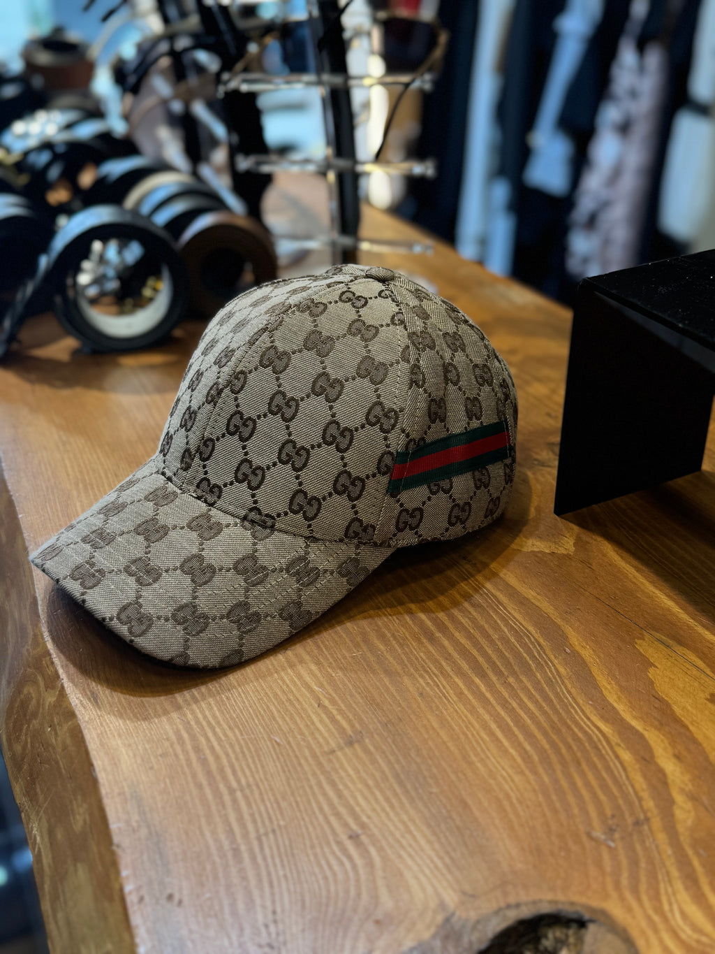 GUCCI HAT  BLACK Z-16