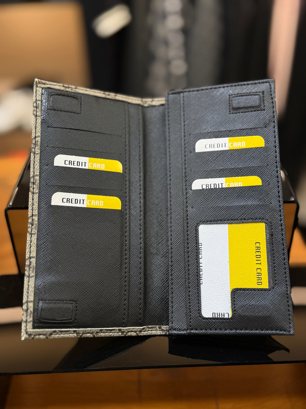 GUCCI πορτοφόλι - κινητό - καρτοθήκη  καφέ    CVG 91