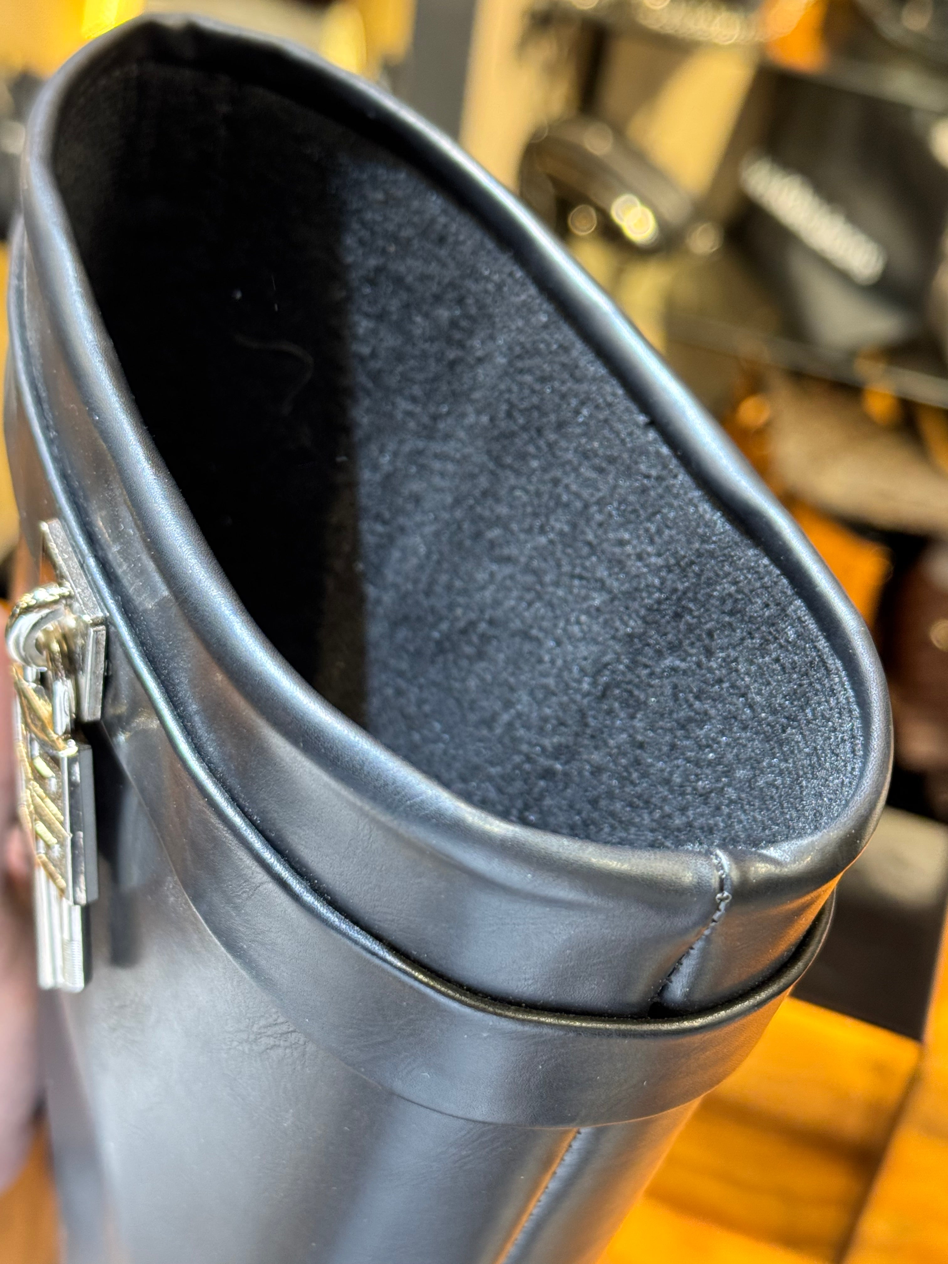 GIVENCHY BOOTS
 D-190