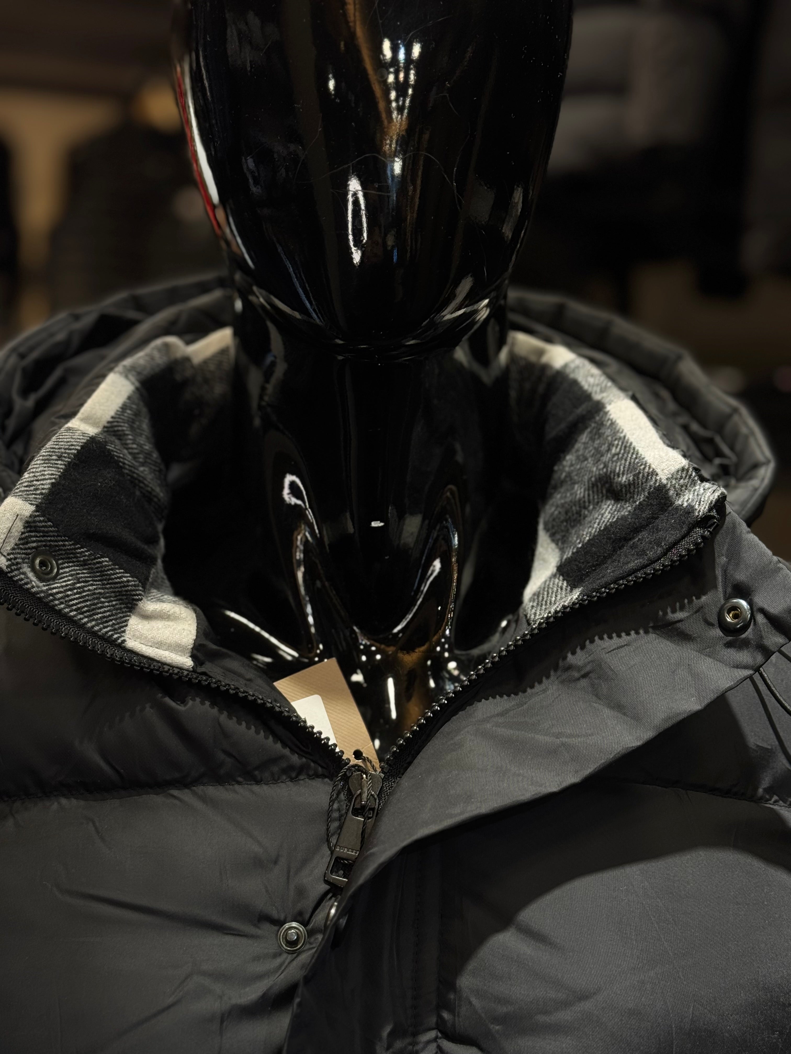 BURBERRY BLACK  B-890