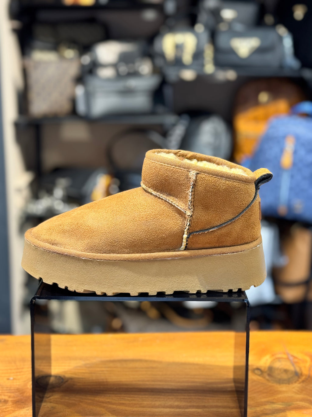 UGG BOOTS
 D-191