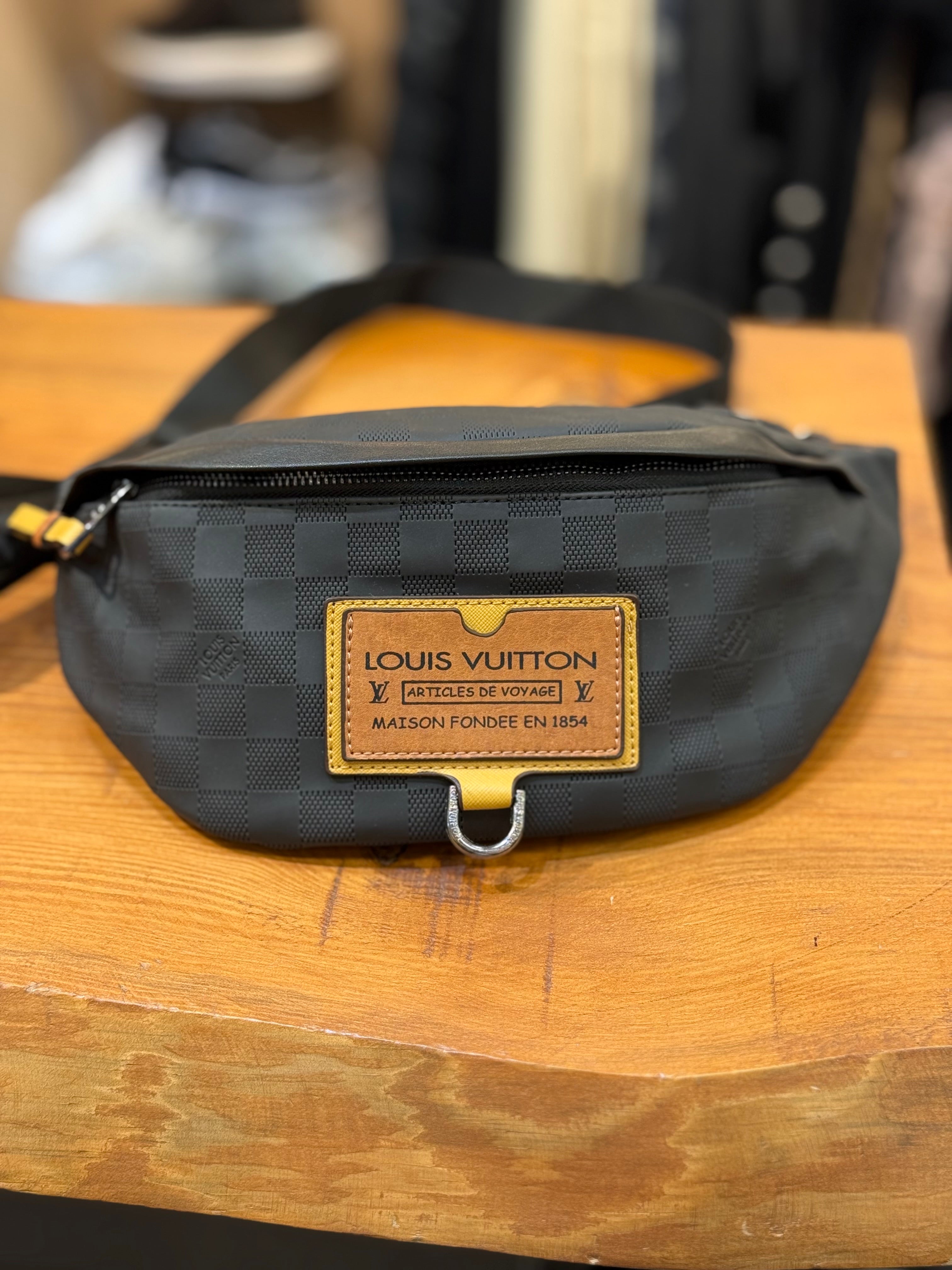 Louis Vuitton μπανάνα μέσης CV-30