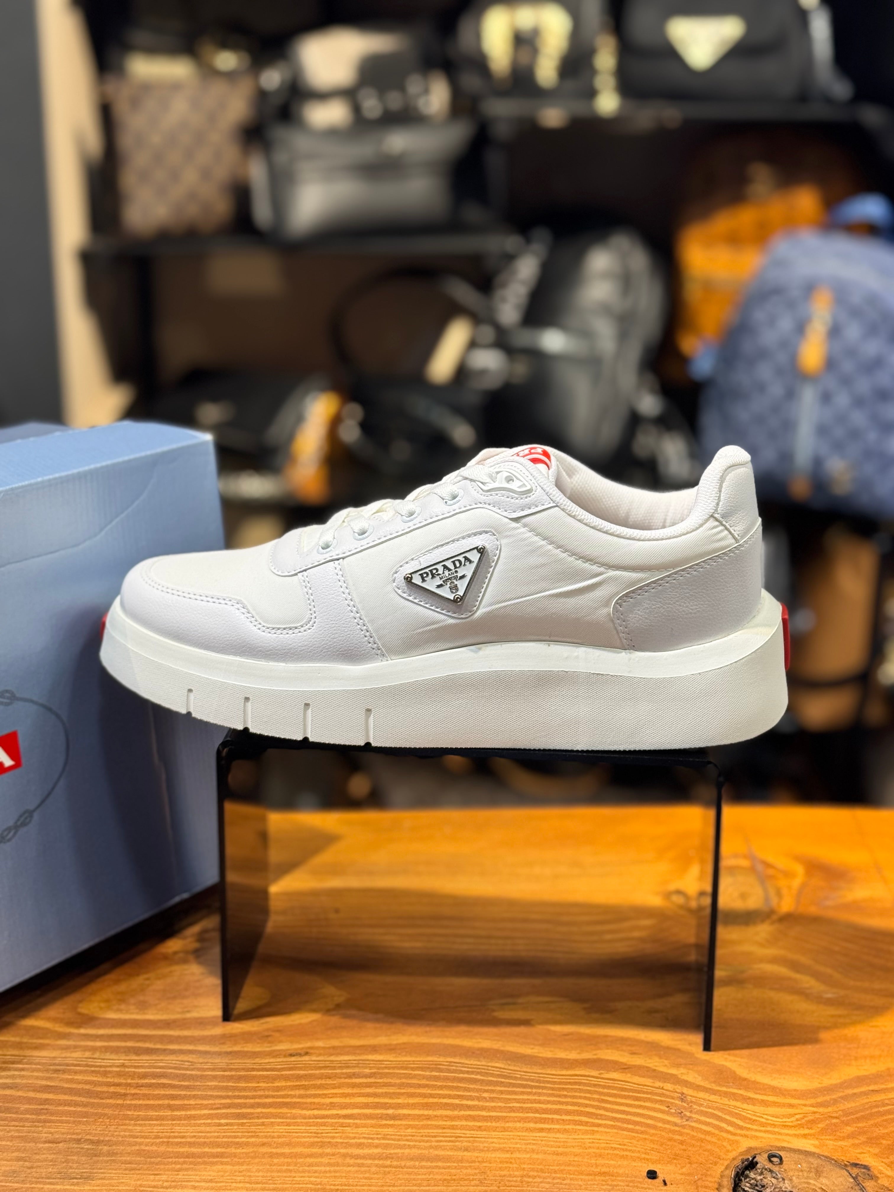 PRADA SNEAKERS 
 D-210