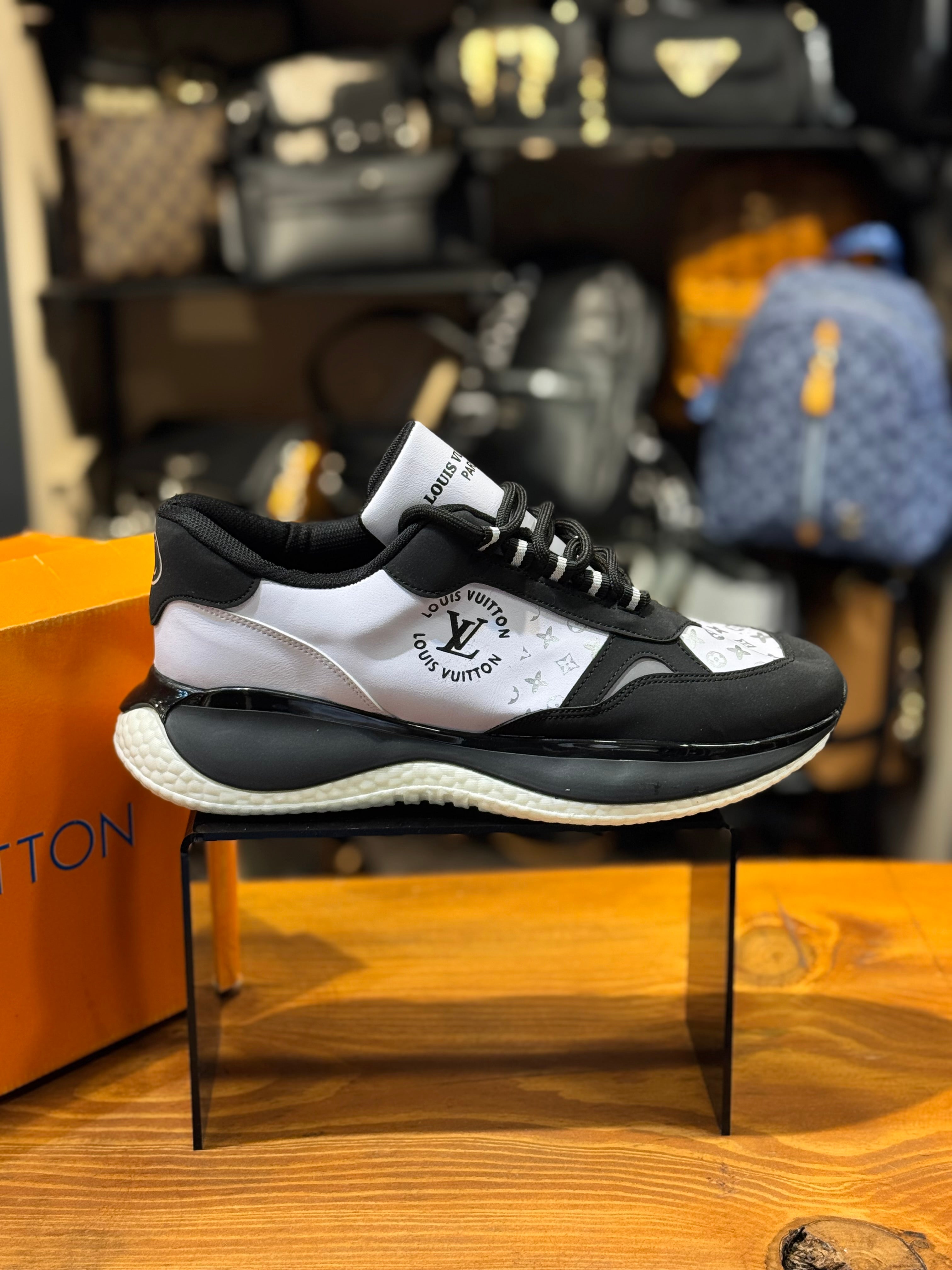 LOUIS VUITTON SNEAKER D-215