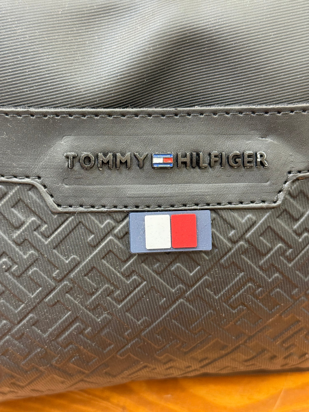 Tommy Hilfiger τσαντάκι ώμου χιαστή CV-23