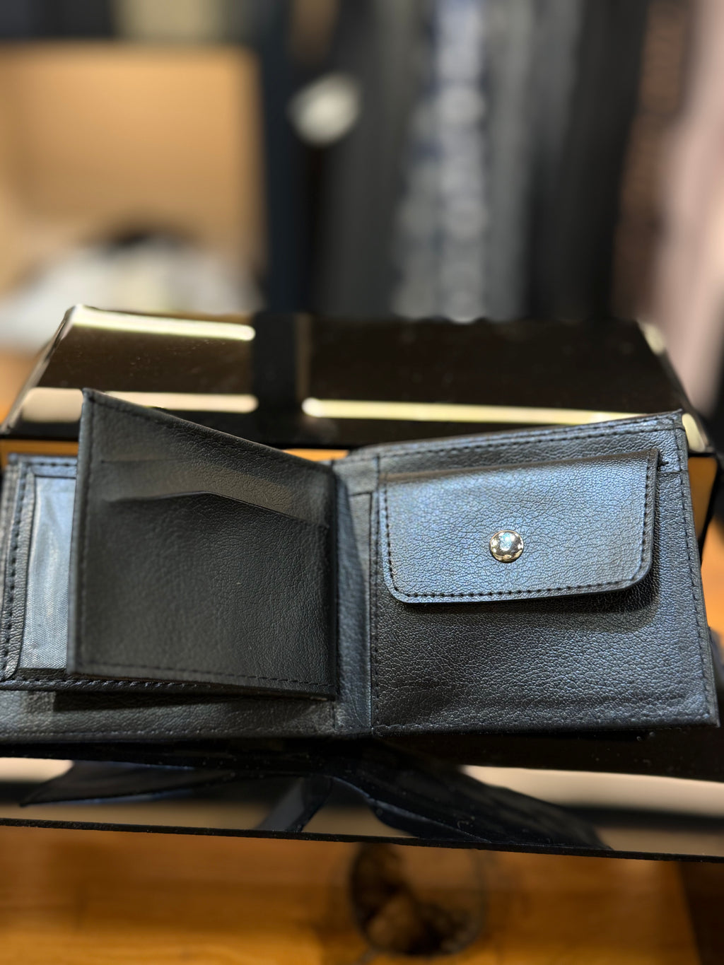 LOUIS VUITTON πορτοφόλι καρτοθήκη  μαύρο  CVG 106