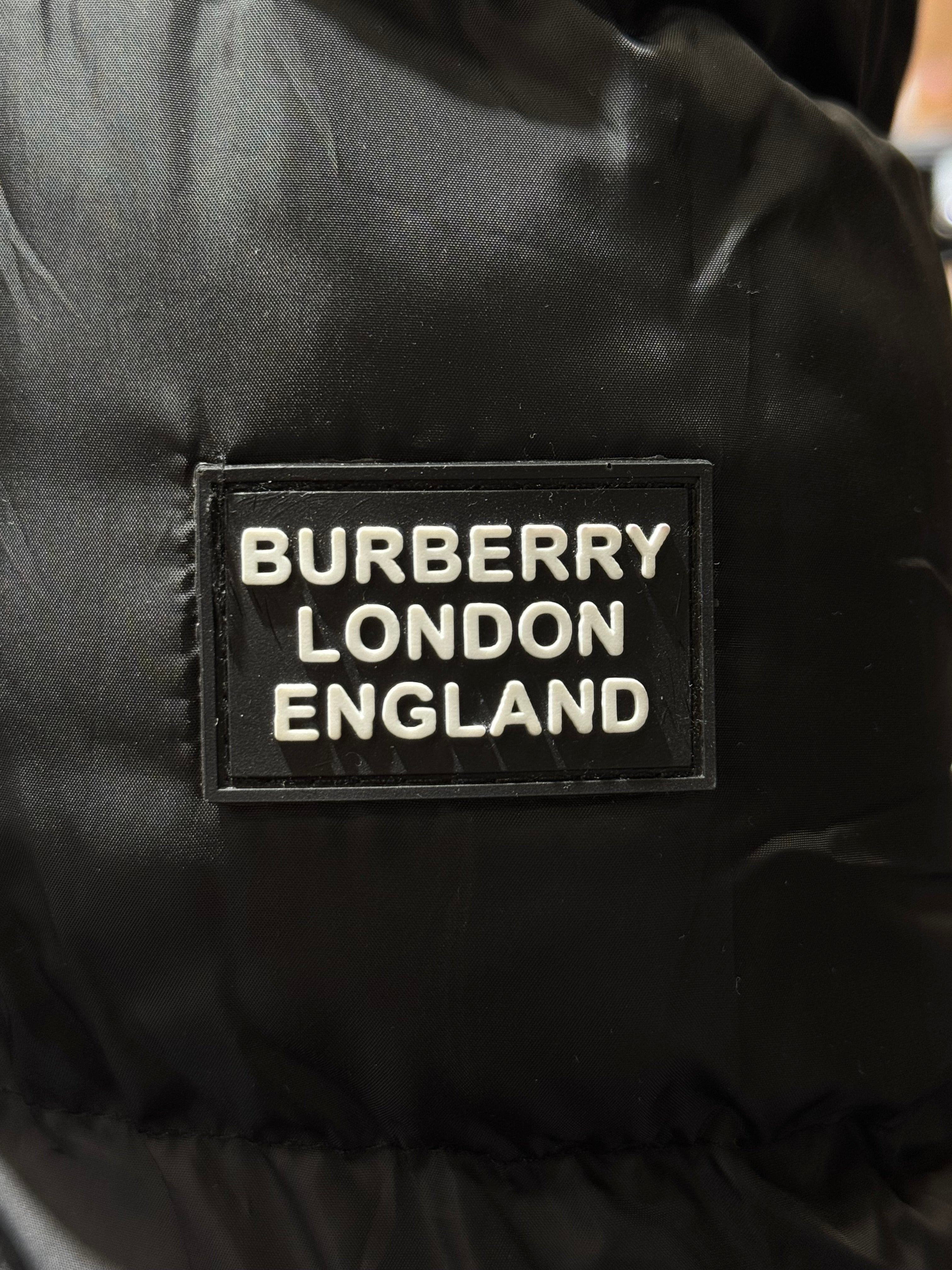BURBERRY BLACK  B-890