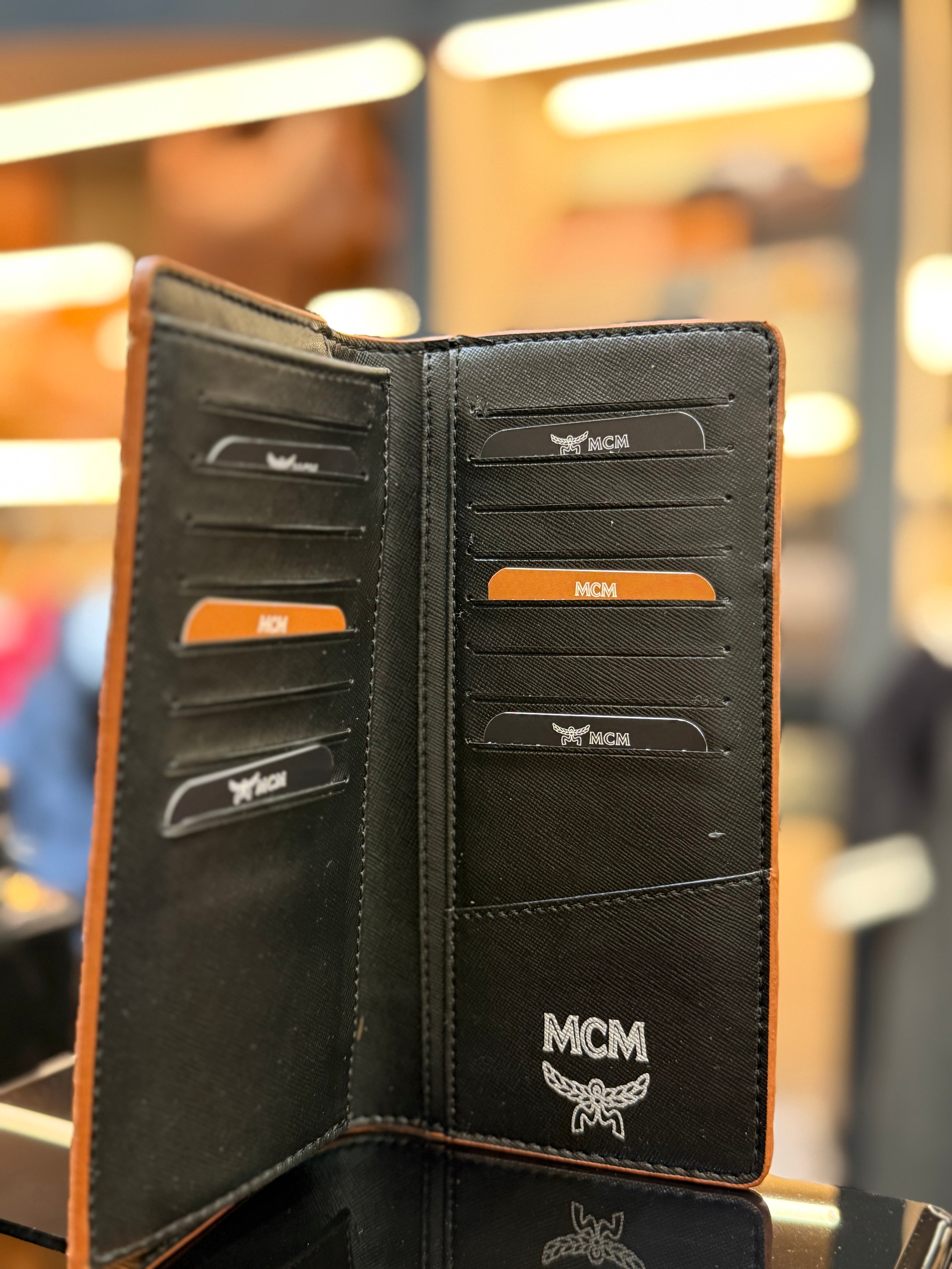 MCM πορτοφόλι - κινητό - καρτοθήκη  ταμπά CVG 96