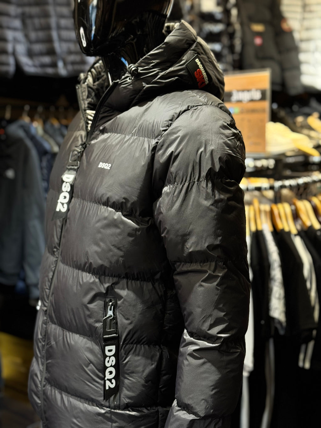 DSQUARES2 “SKY” BLACK K-400