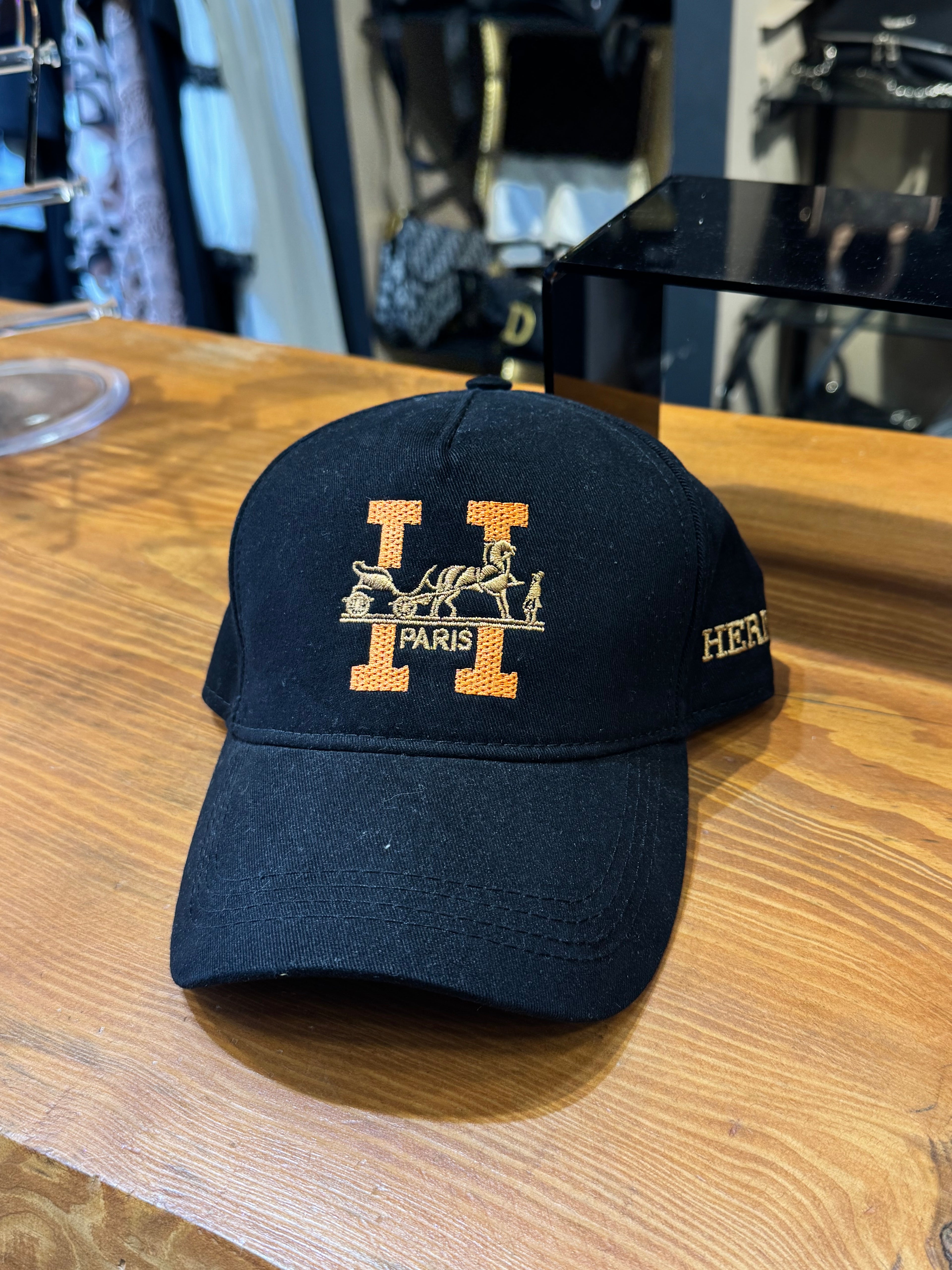 HERMES HAT  BLACK Z-11