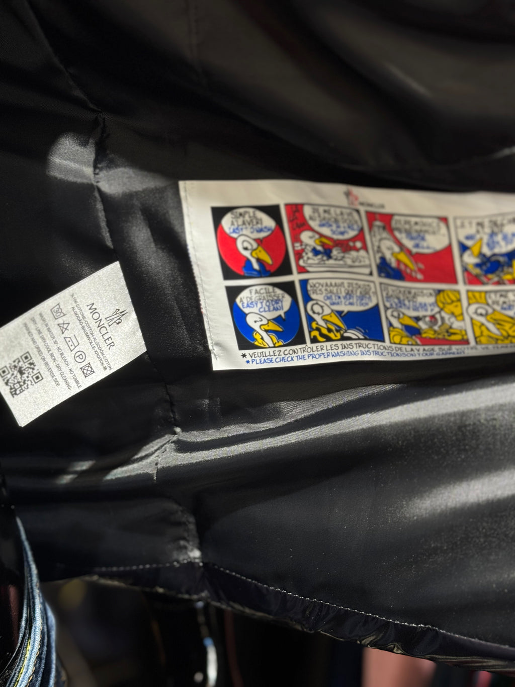 MONCLER GLOSSY BLACK V-40