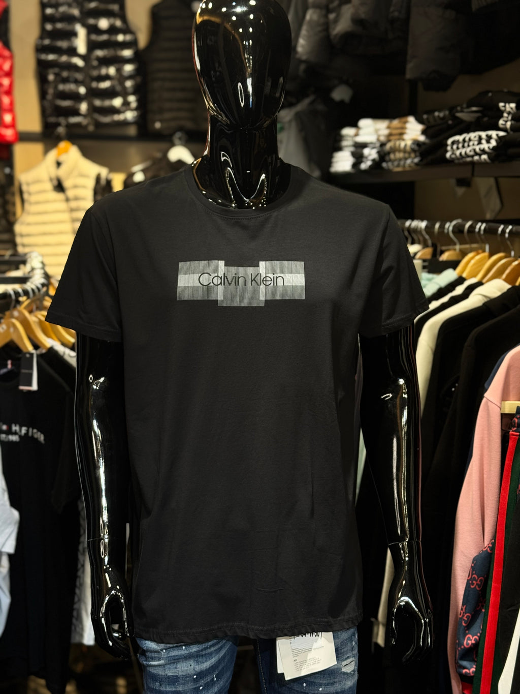 CALVIN KLEIN
 T-shirt M-38