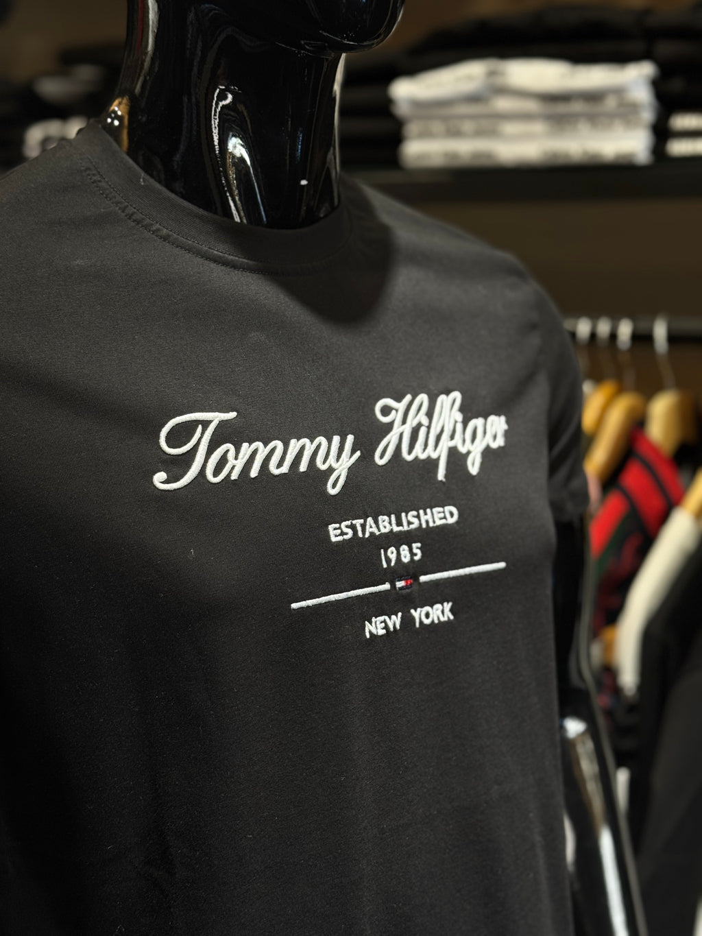 TOMMY HILFIGER T-shirt H-93
