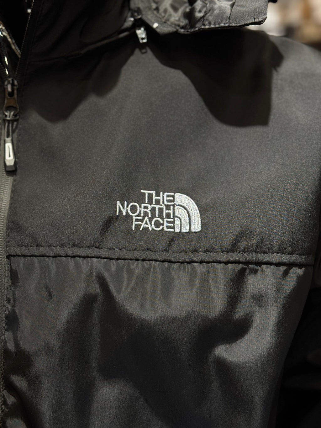 THE NORTH FACE 700 WINDPROOF BLACK A-189
